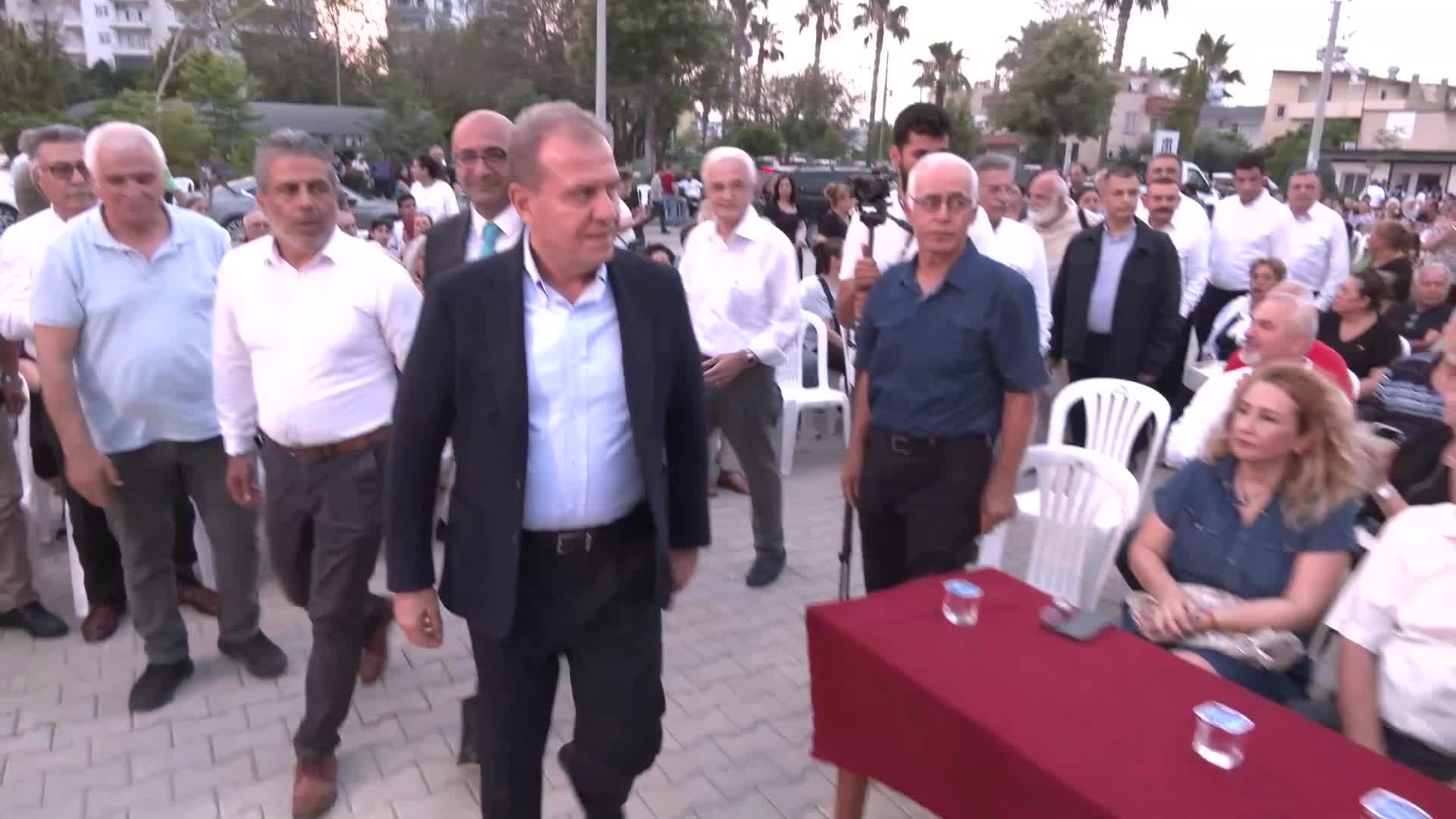 Mersin Büyükşehir Belediye Başkanı Seçer: "Orta Doğu coğrafyasında kan ve gözyaşının bir an önce sona ermesini umut ediyoruz"