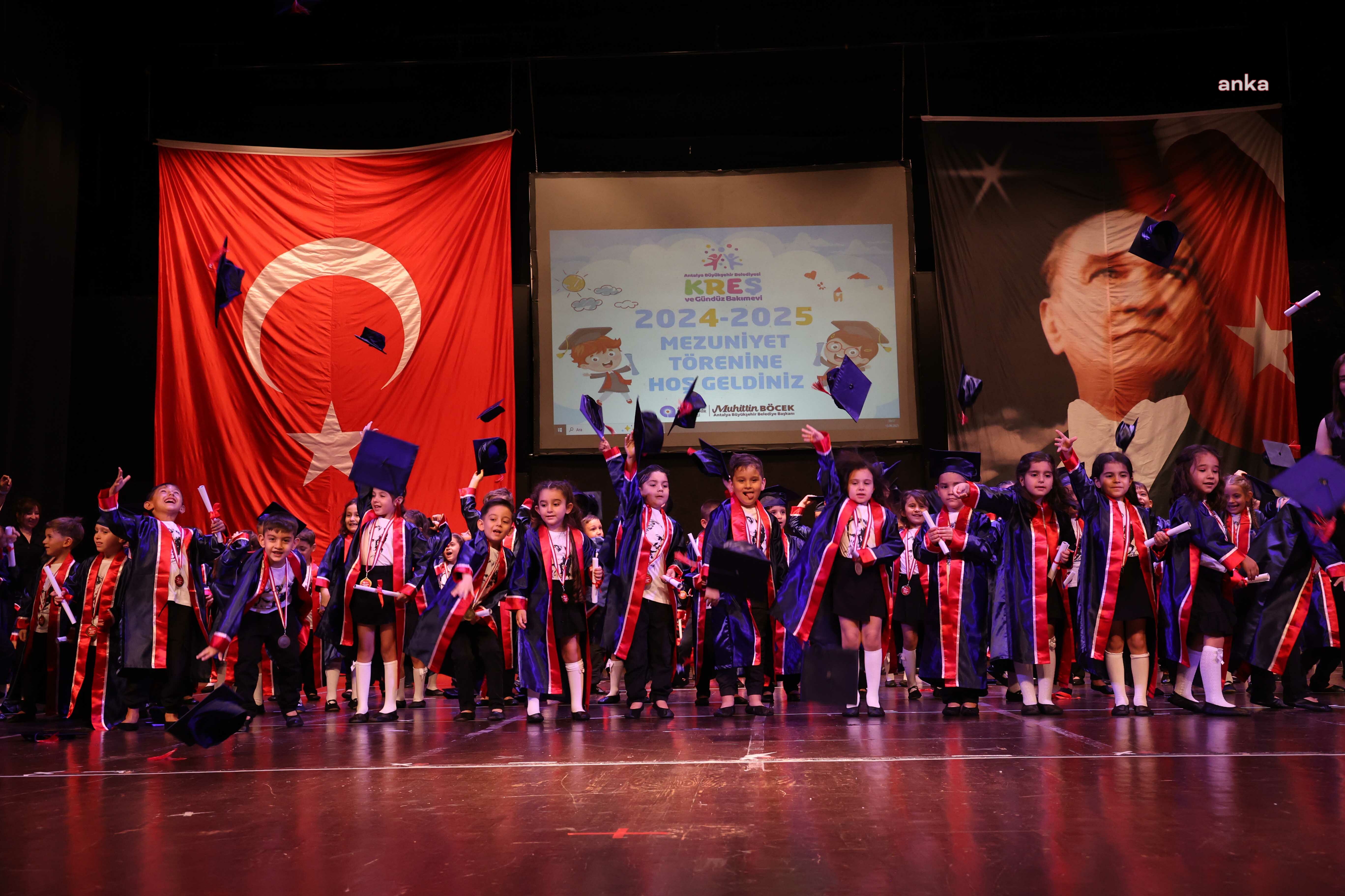 Antalya Büyükşehir Belediyesi kreşlerinde mezuniyet coşkusu
