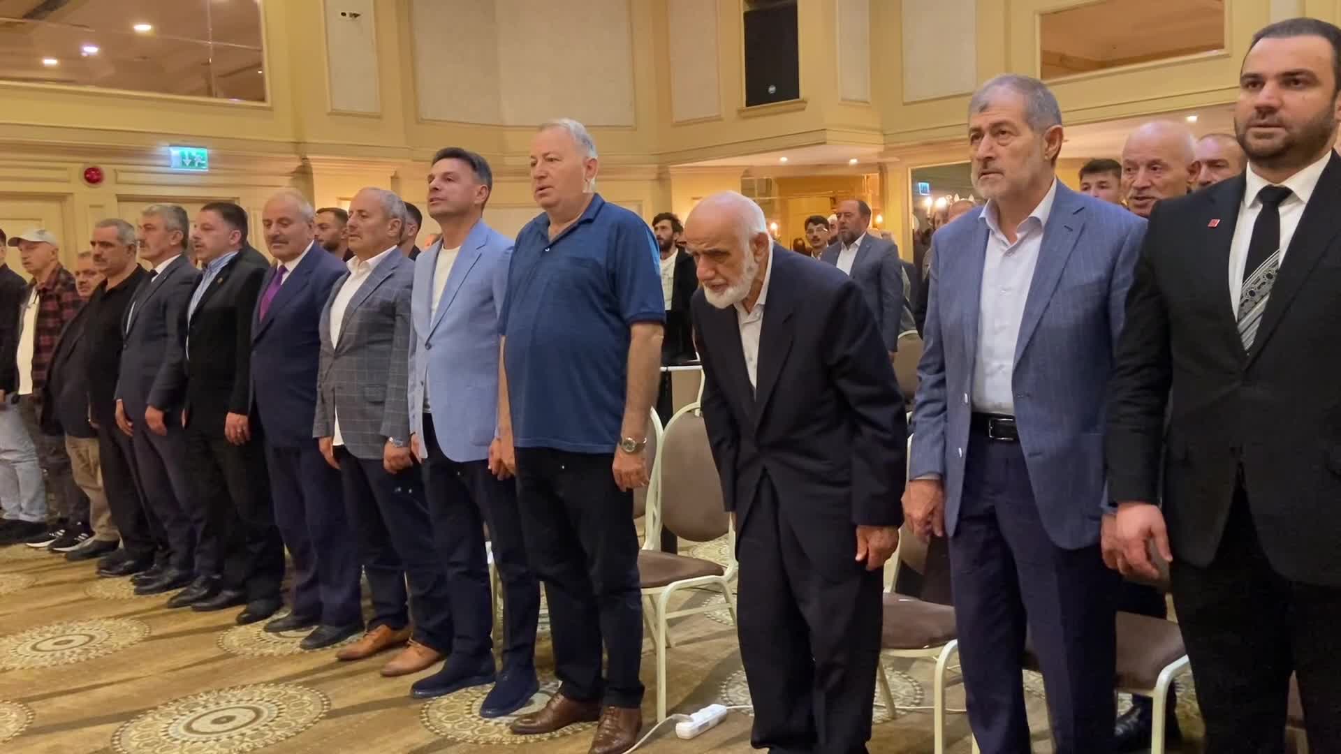 Saadet Partisi  1. Olağanüstü Maçka Kongresi yapıldı