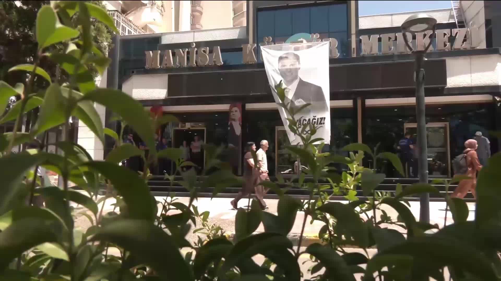 Manisa Büyükşehir Belediyesi’nin yeni başkanı Besim Dutlulu oldu... “Böyle bir görevi sırtlanmak çok zor”