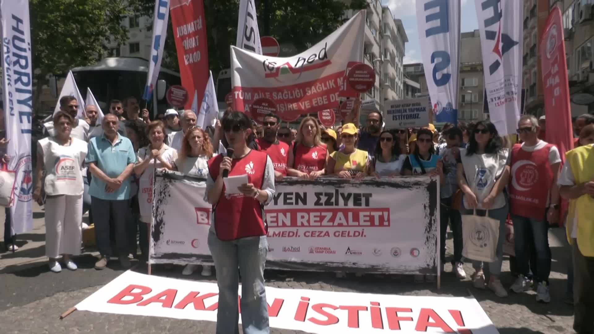 Hekimler ve sağlık çalışanları İstanbul'dan Sağlık Bakanı'na seslendi: Biz sizin köleniz değiliz; eziyet yönetmeliğini geri çekin