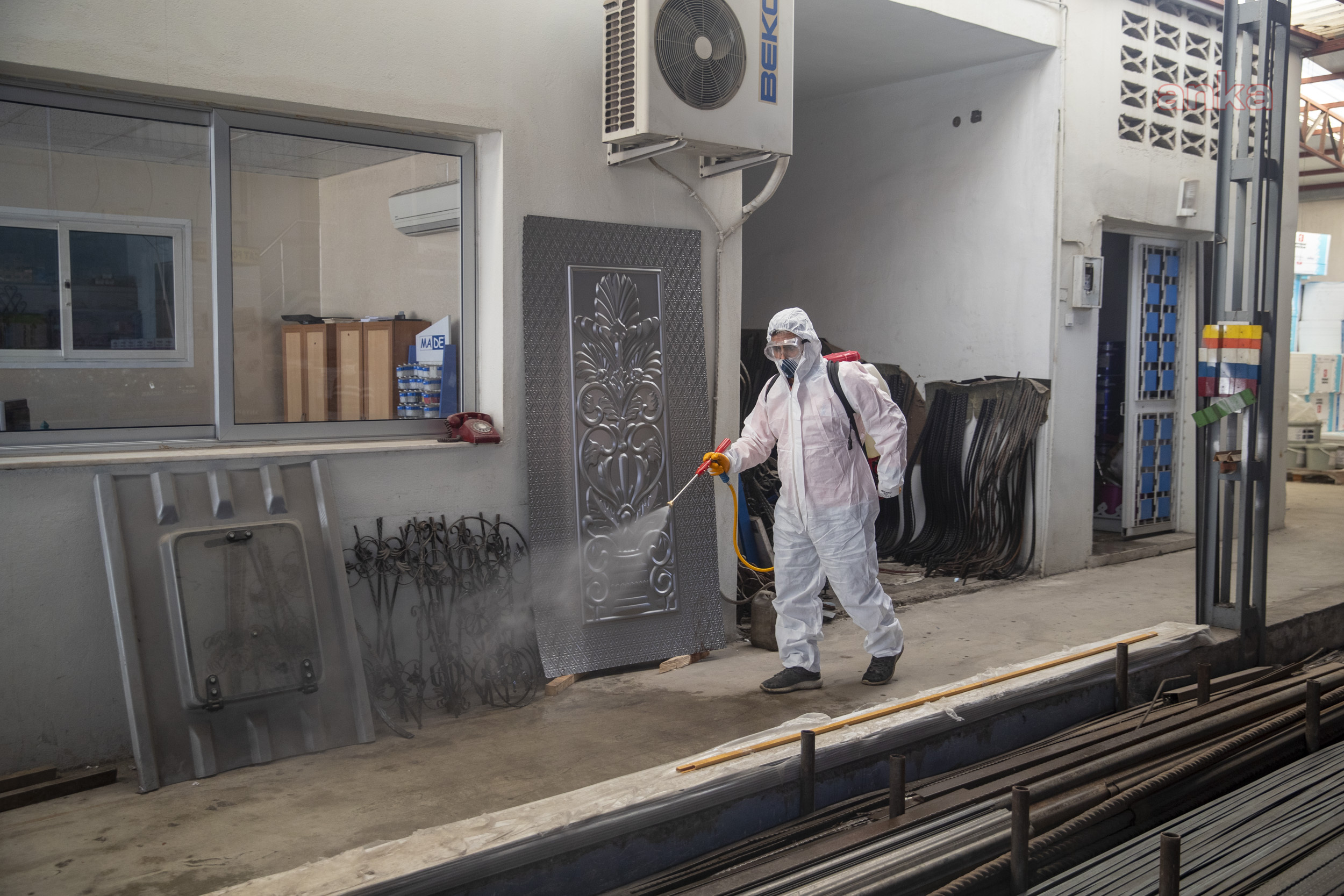 MERSİN BÜYÜKŞEHİR, TÜM ŞEHRİ DEZENFEKTE EDİYOR