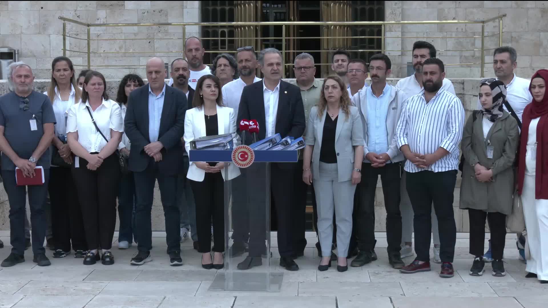 İşçilerin haklarına ilişkin kanun teklifi Meclis'e sunuldu... Gamze Taşcıer: Barajsız sendika olursa, yasaksız grevler yaygınlaşırsa emeğin Türkiyesi'nden bahsedebiliriz
