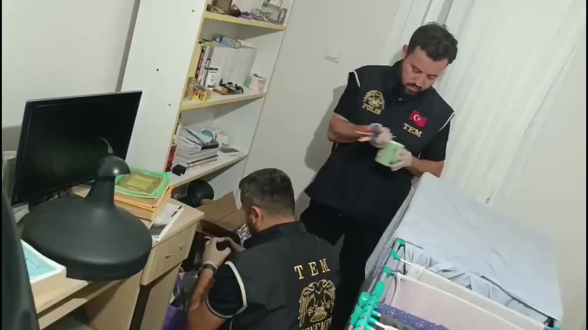 İzmir merkezli 5 ilde FETÖ’nün “Güncel Eğitim Yapılanması”na operasyon: 40 gözaltı