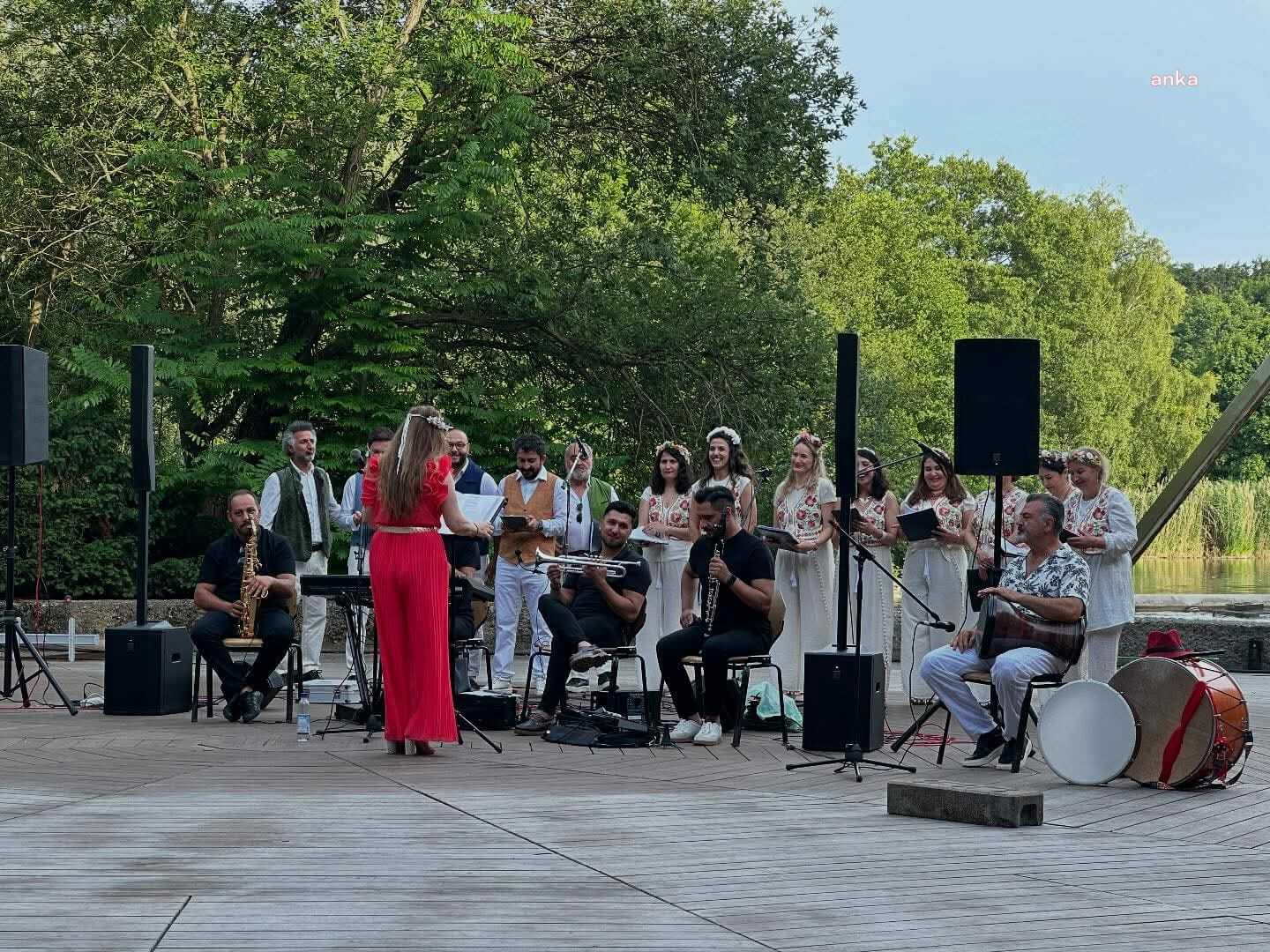 Viva La pop orkestra ve korosu Balkan ezgileriyle Münih’te sahne aldı