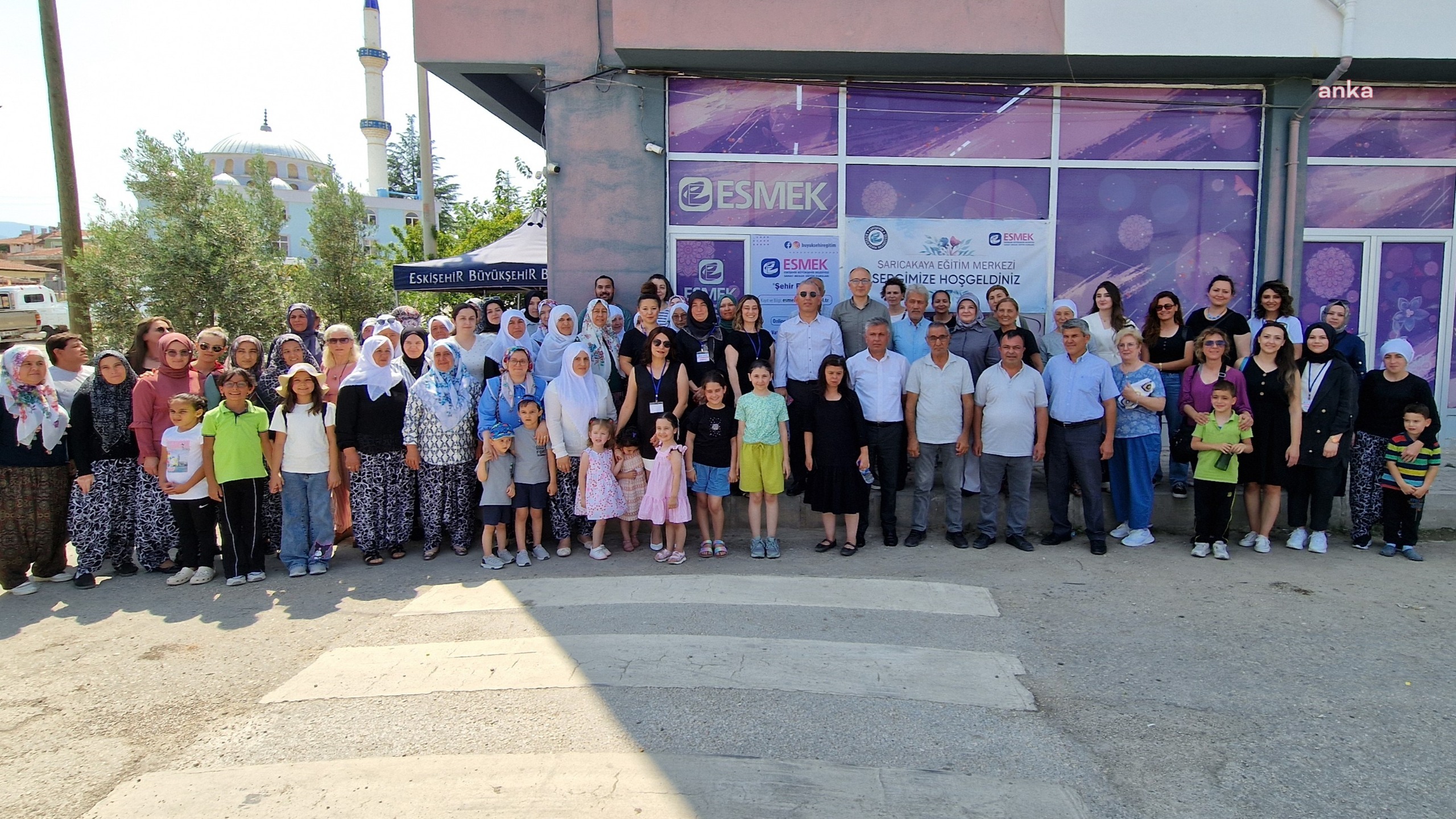 Eskişehir Büyükşehir Belediyesi ESMEK'in “Yansımalar” sergisi ilçelere taşındı