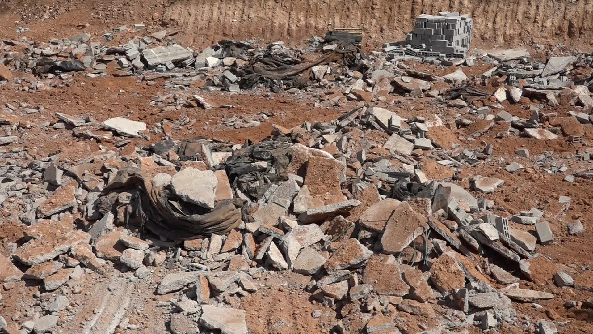 Malatya'da TOKİ tarafından temeli atılan Cemevi ve spor tesisi temeli tahrip edildi
