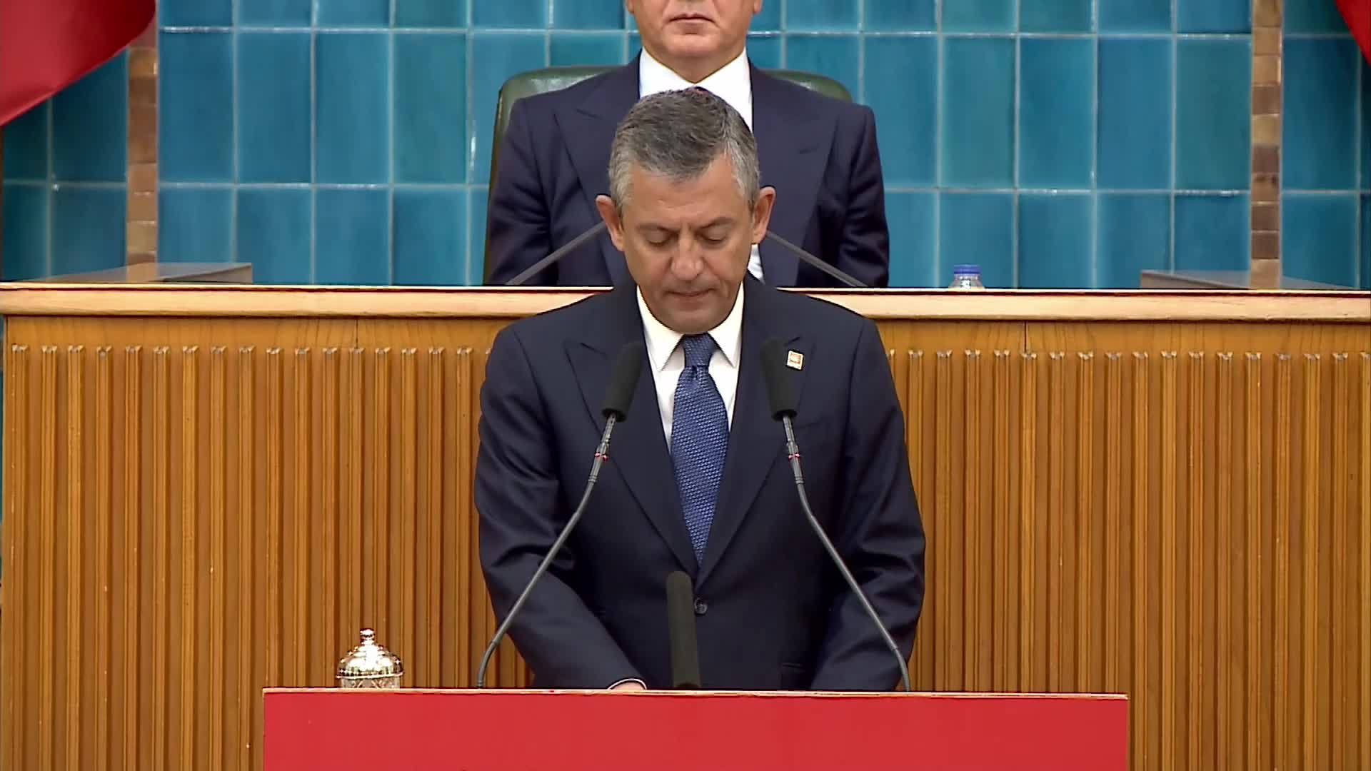 CHP grup toplantısı... Özgür Özel'den tane ile meyve hesabı: "Bir kase 246 lira... İşte bu memleketi bu hale sen getirdin Erdoğan, başkası değil"