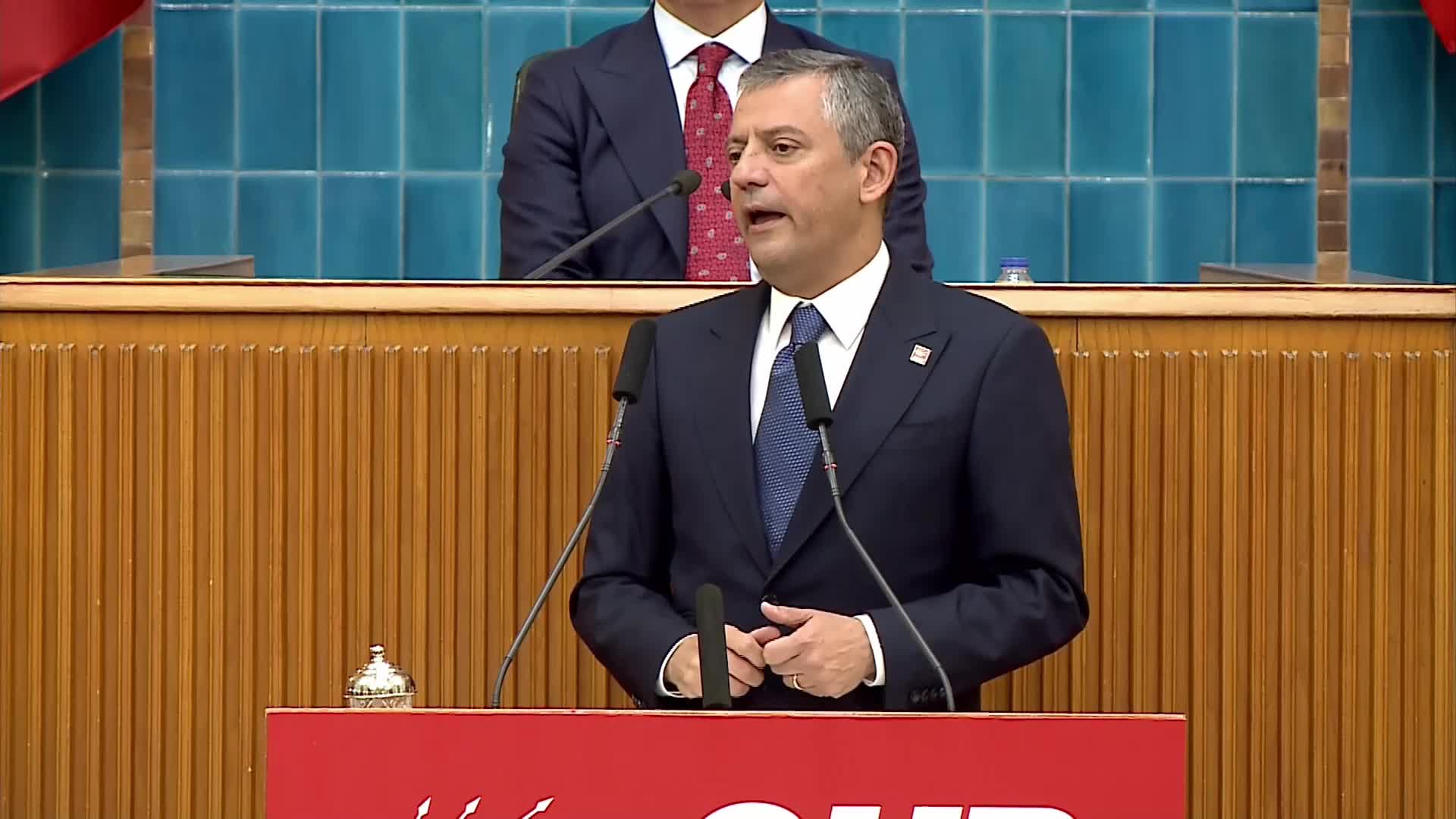 CHP grup toplantısı... Özgür Özel'den seyyanen ve ara zam çağrısı: Zammı ya alacağız, ya vermeyenleri yollayacağız