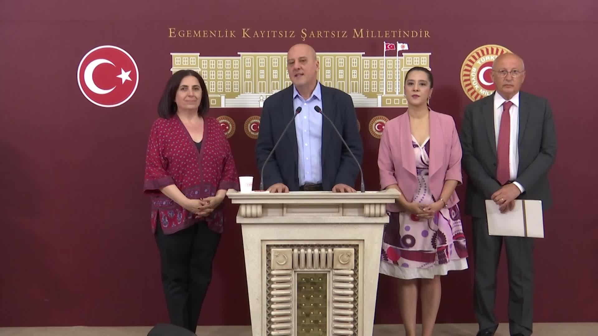 KRT TV emekçilerinin hak arayışı TBMM'de sürüyor: "Devletin yetkili birimlerinden söz konusu sürece müdahil olmalarını ve haklarımızın verilmesini istiyoruz"