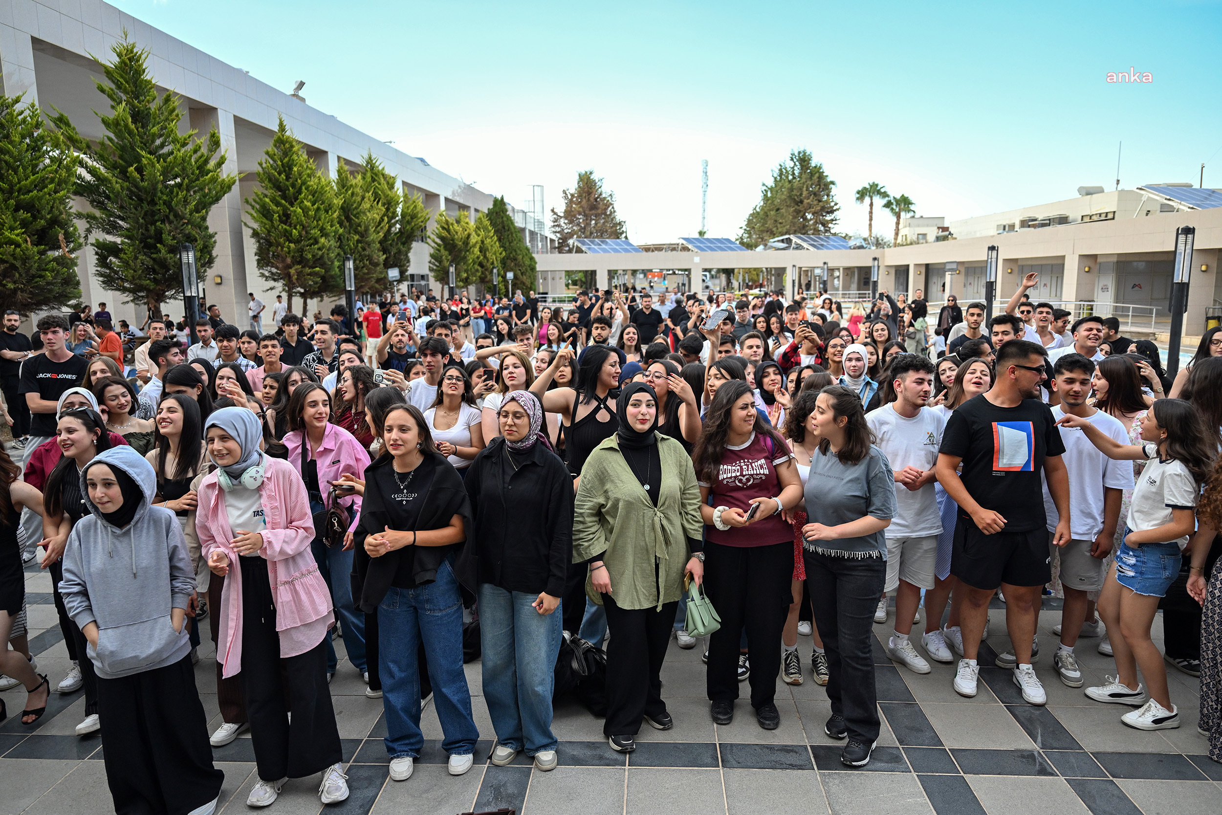 Mersin Büyükşehir Belediyesinden öğrencilere YKS öncesi moral etkinliği