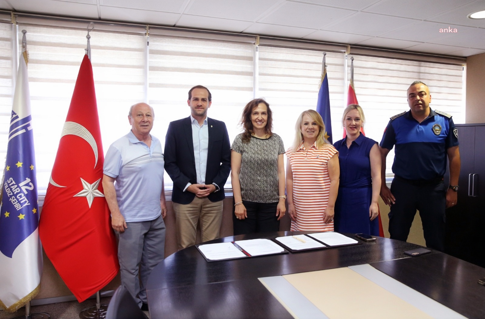 Karşıyaka’da "Sağlıklı kentleşme" için imzalar atıldı
