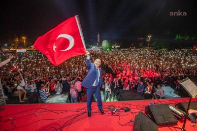 İZMİR BÜYÜKŞEHİR'DEN 100.YIL MARŞI İÇİN YARIŞMA DÜZENLİYOR