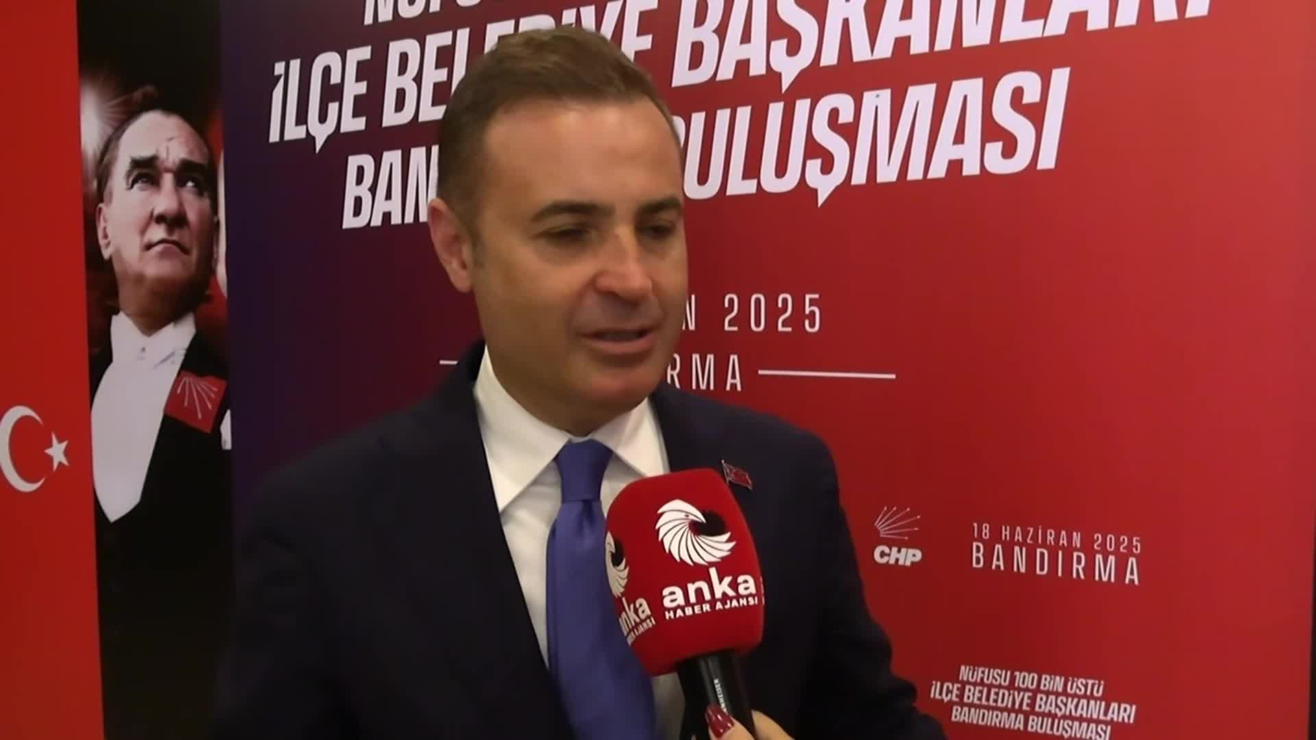 CHP'nin İlçe Belediye Başkanları Toplantısı... Ahmet Akın: "11 belediye başkanımızın bir an evvel görevlerinin başına dönmesini istiyoruz"