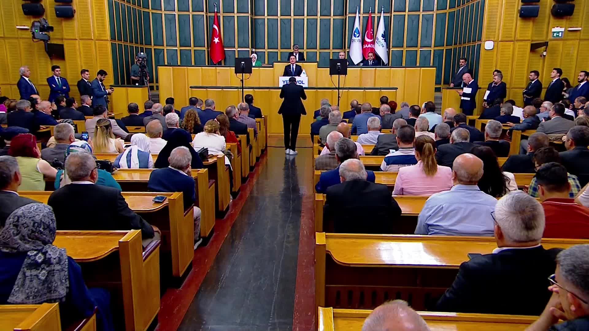 Yeni Yol Grup Toplantısı... Ali Babacan: "Enflasyonu patlatan bu hükümettir, kendi suçunun cezasını vatandaşa çektirmek zulümdür. 1 Temmuz’da ara zam vermemek hak gasbıdır"