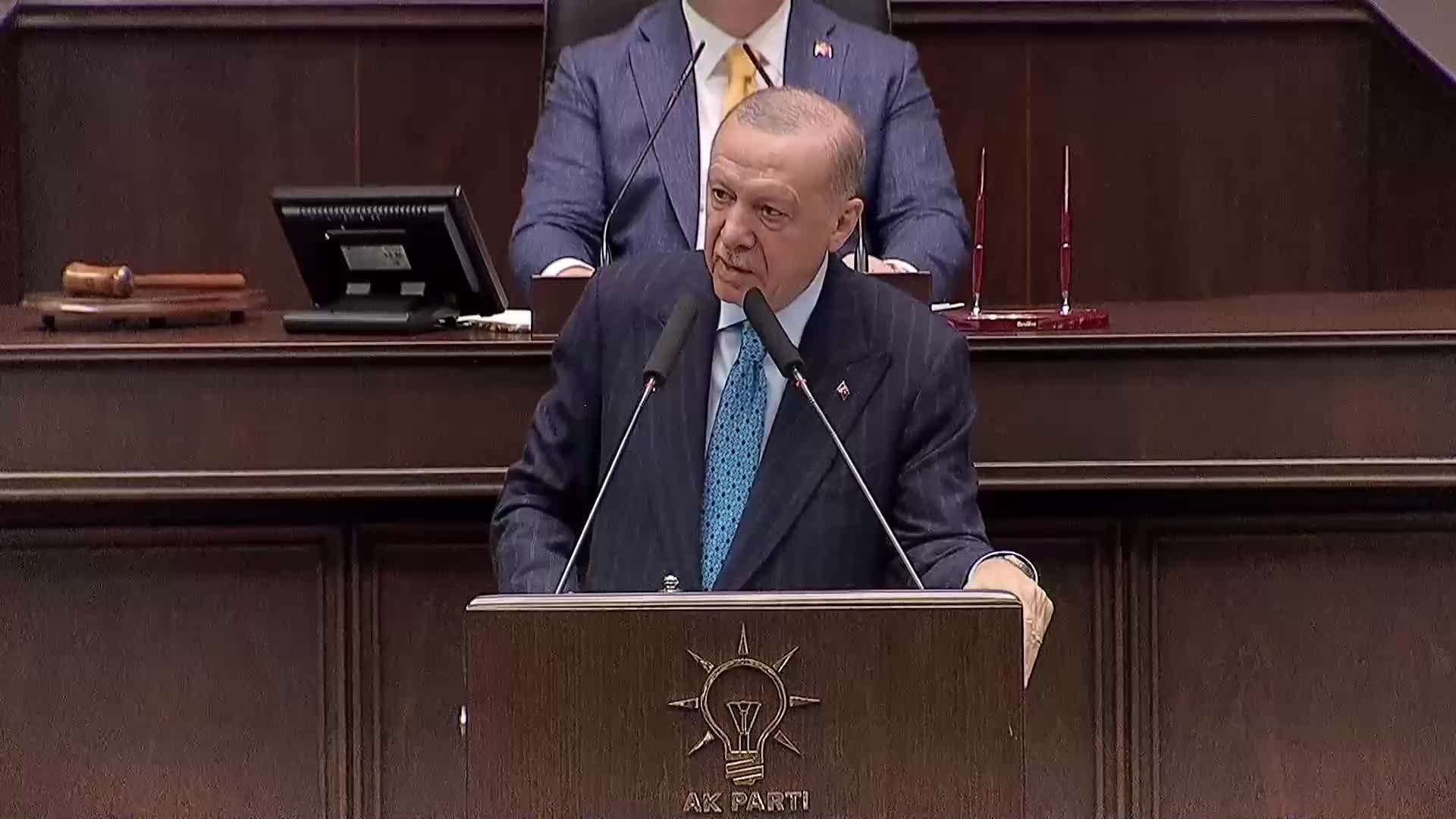 AK Parti Grup Toplantısı.... Erdoğan: "Türkiye'de neredeyse her yıl, 10 yılda bir tekrarlanan hiçbir darbe tesadüfen yapılmamıştır. Hiçbir darbe vatansever, vatanperver eller tarafından kurgulanmamıştır"
