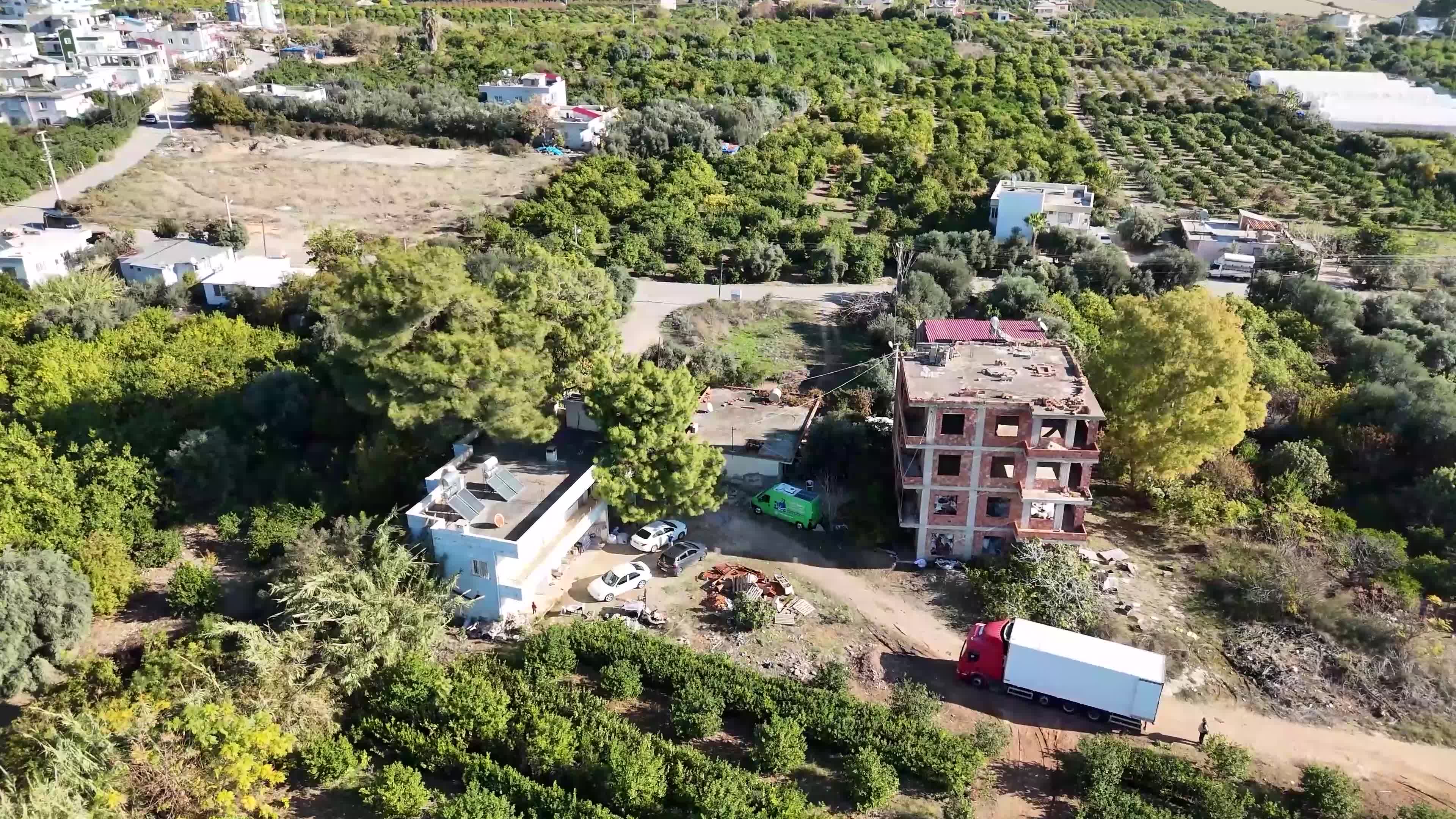 Mezitli’de kadınlara, emeklilere ve engellilere yönelik mobil kuaför hizmeti