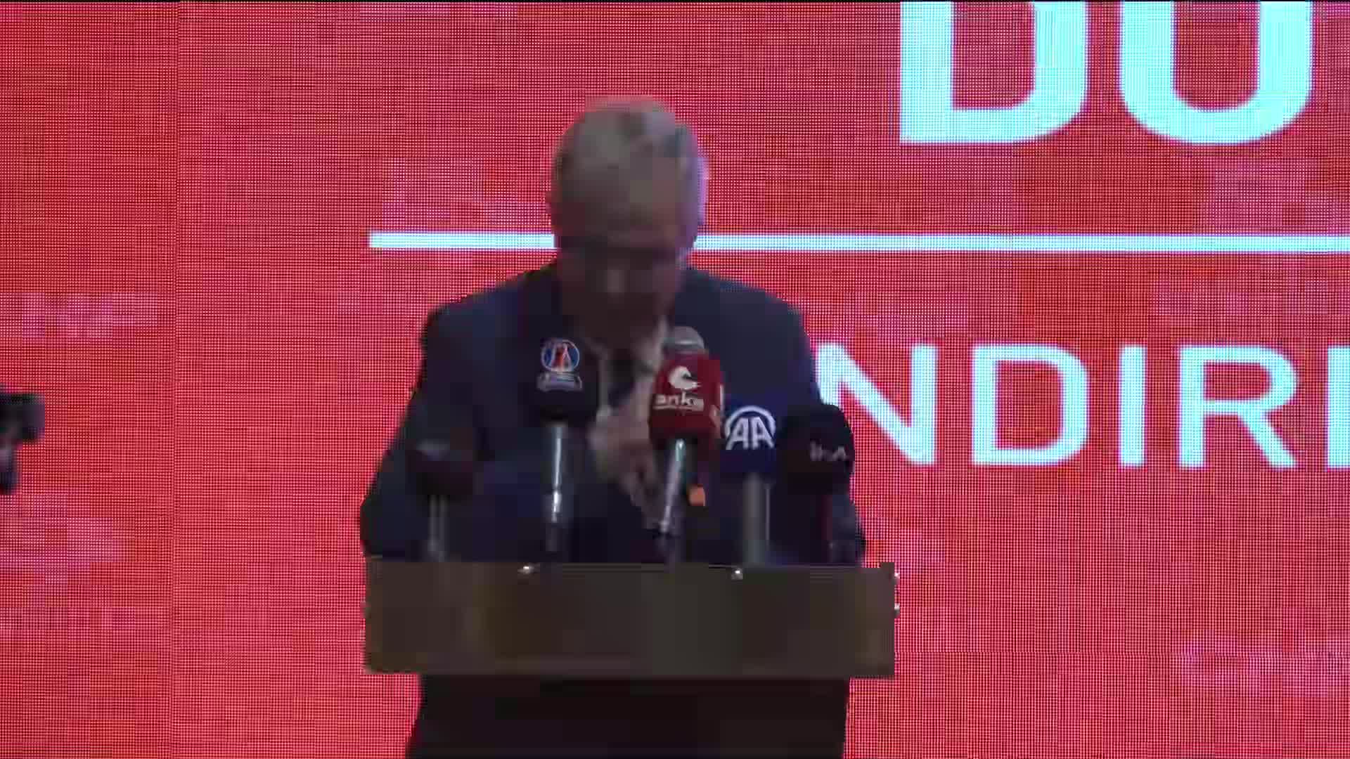 CHP'nin İlçe Belediye Başkanları Toplantısı... Gökan Zeybek: Ne yaparlarsa yapsınlar CHP'nin tek başına iktidara gelmesini asla engelleyemeyecekler