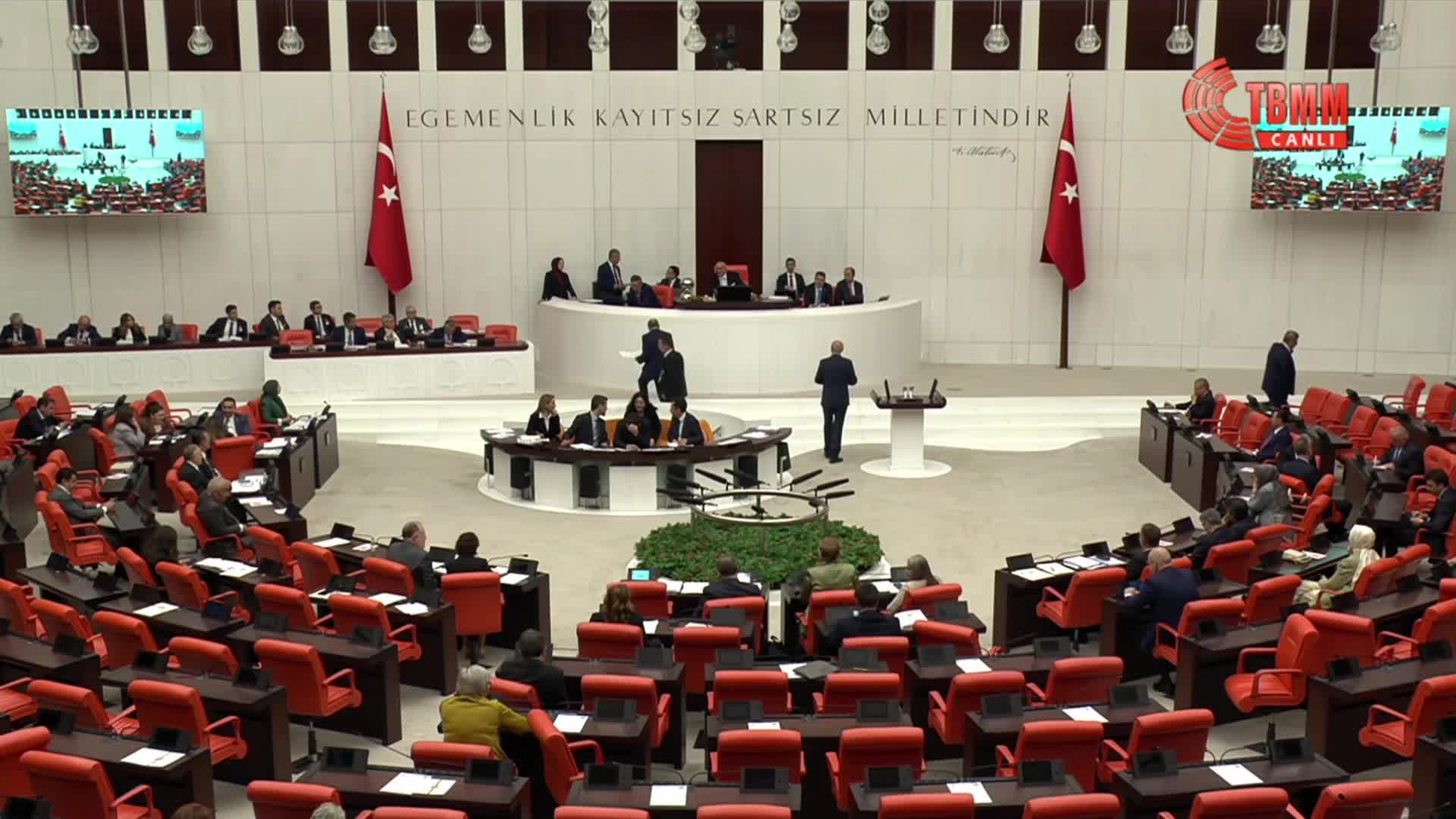 TBMM Divanında "Ermeni soykırımı" tartışması... TBMM Başkanvekili Bingöl'den Katip Üye Öztürk'e: Divanda bağırma, çık