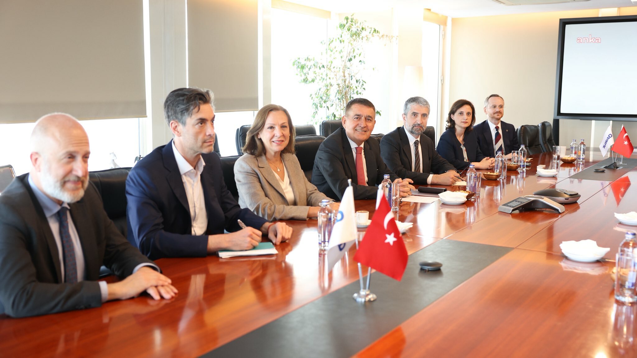 DEM Parti'den TÜSİAD'a ziyaret