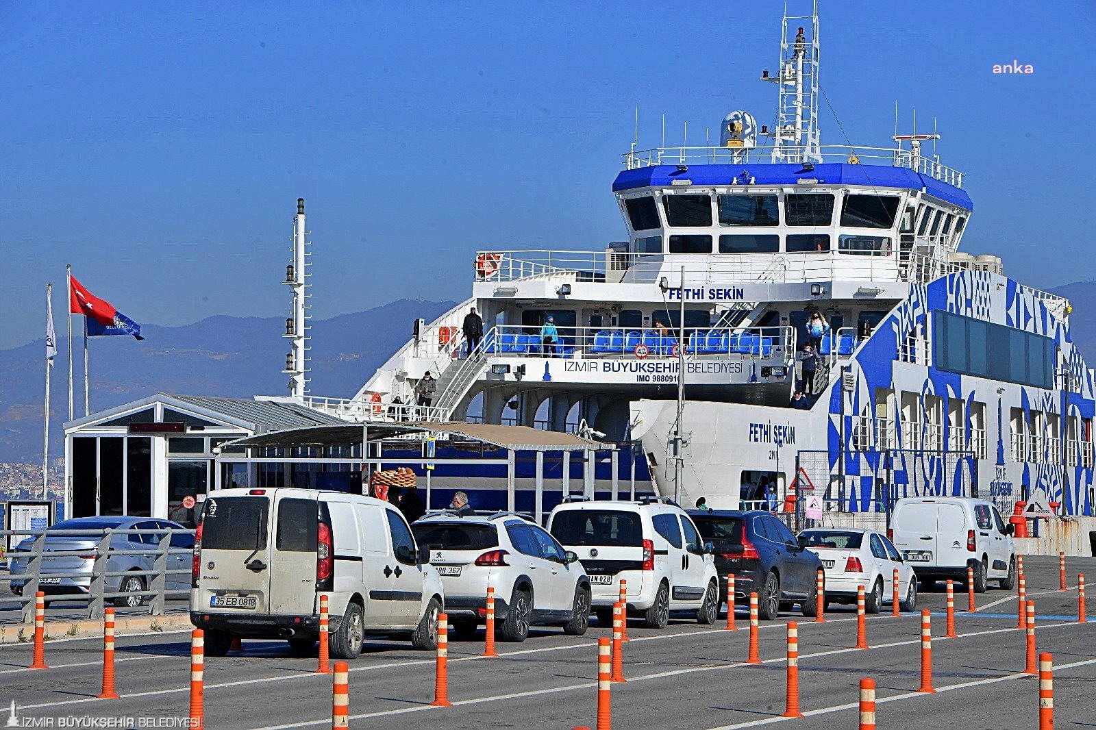 İzmir'de feribot sefer ve ücret tarifesine düzenleme