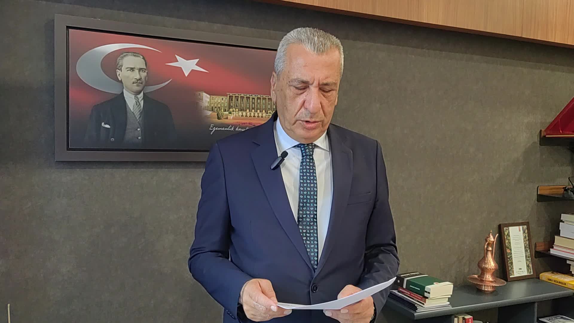 Hasan Öztürkmen: "MOSSAD tehlikesi konuşulurken 150 bin kayıp sığınmacı nerede?"