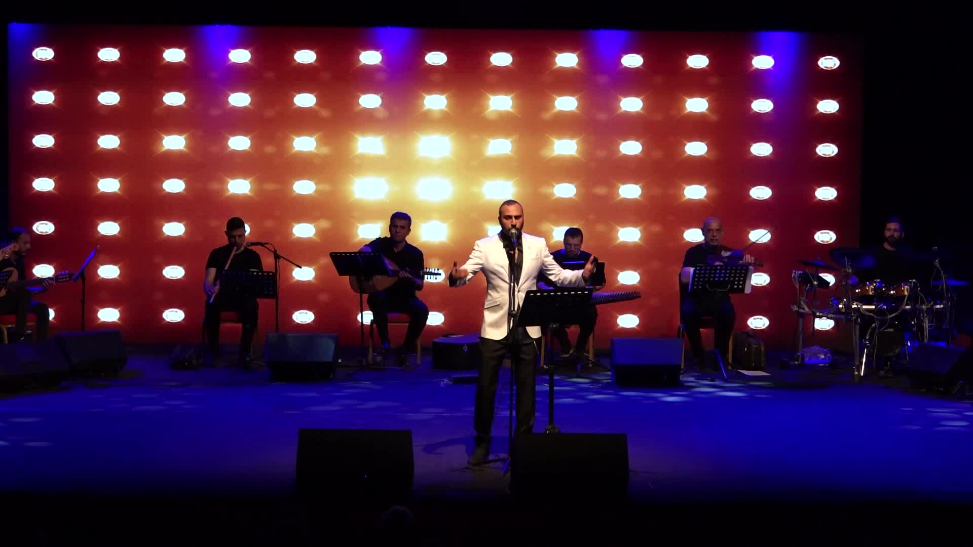 Balıkesir'de şarkılarla dolu gece