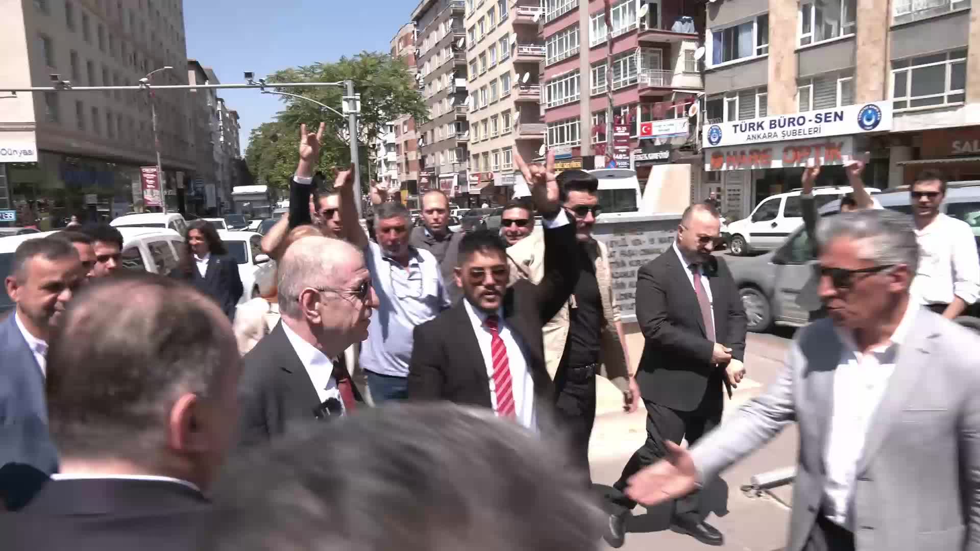Zafer Partisi Genel Başkanı Özdağ, Talat Paşa Anıtı'nı ziyaret etti: "Talat Paşa milli şehittir"