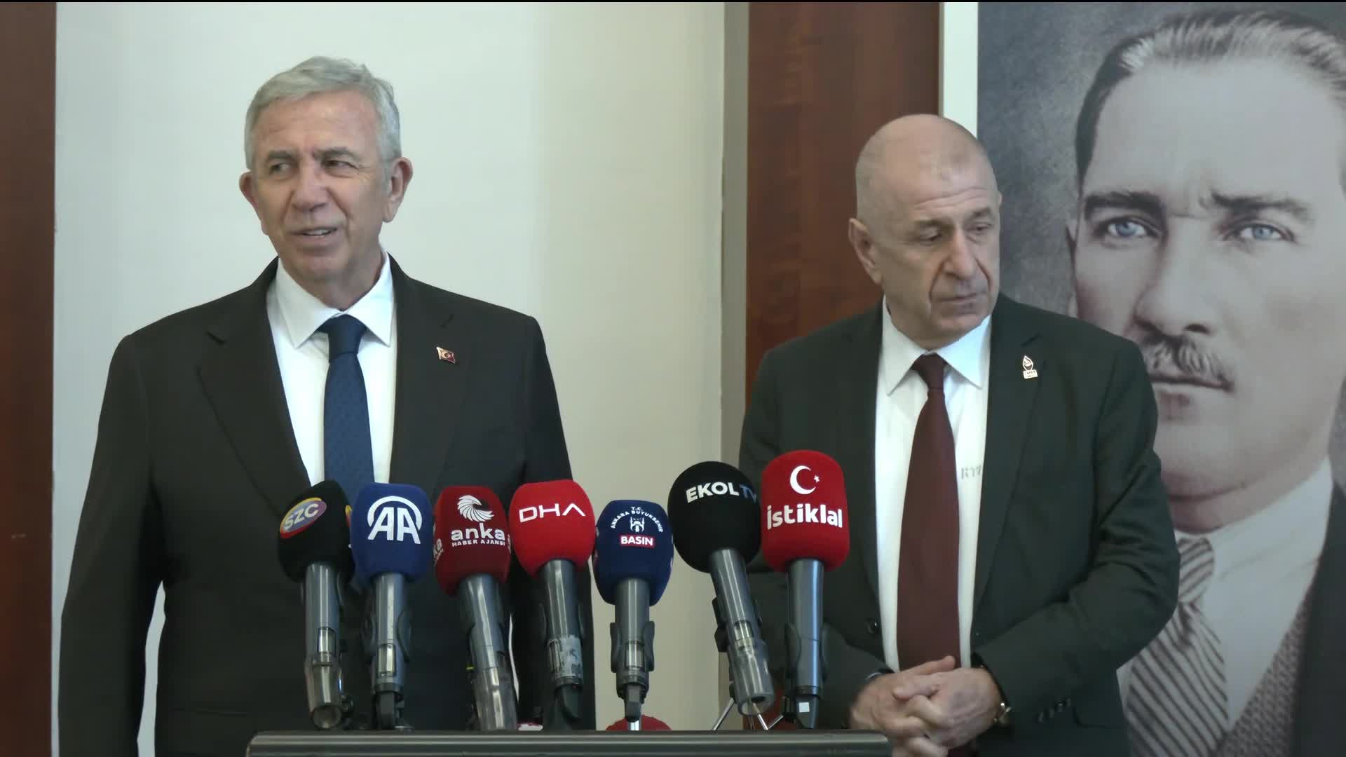 Ümit Özdağ'dan Mansur Yavaş'a ziyaret... Yavaş, İmamoğlu'nun avukatı Pehlivan'ın tutuklanmasına ilişkin konuştu: "Hatalı bir işlemdir, derhal vazgeçilmelidir"