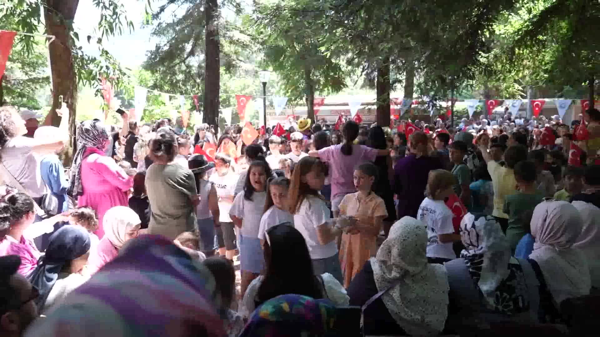 Çocuklar Ortahisar’ın karne şenliğinde doyasıya eğlendi