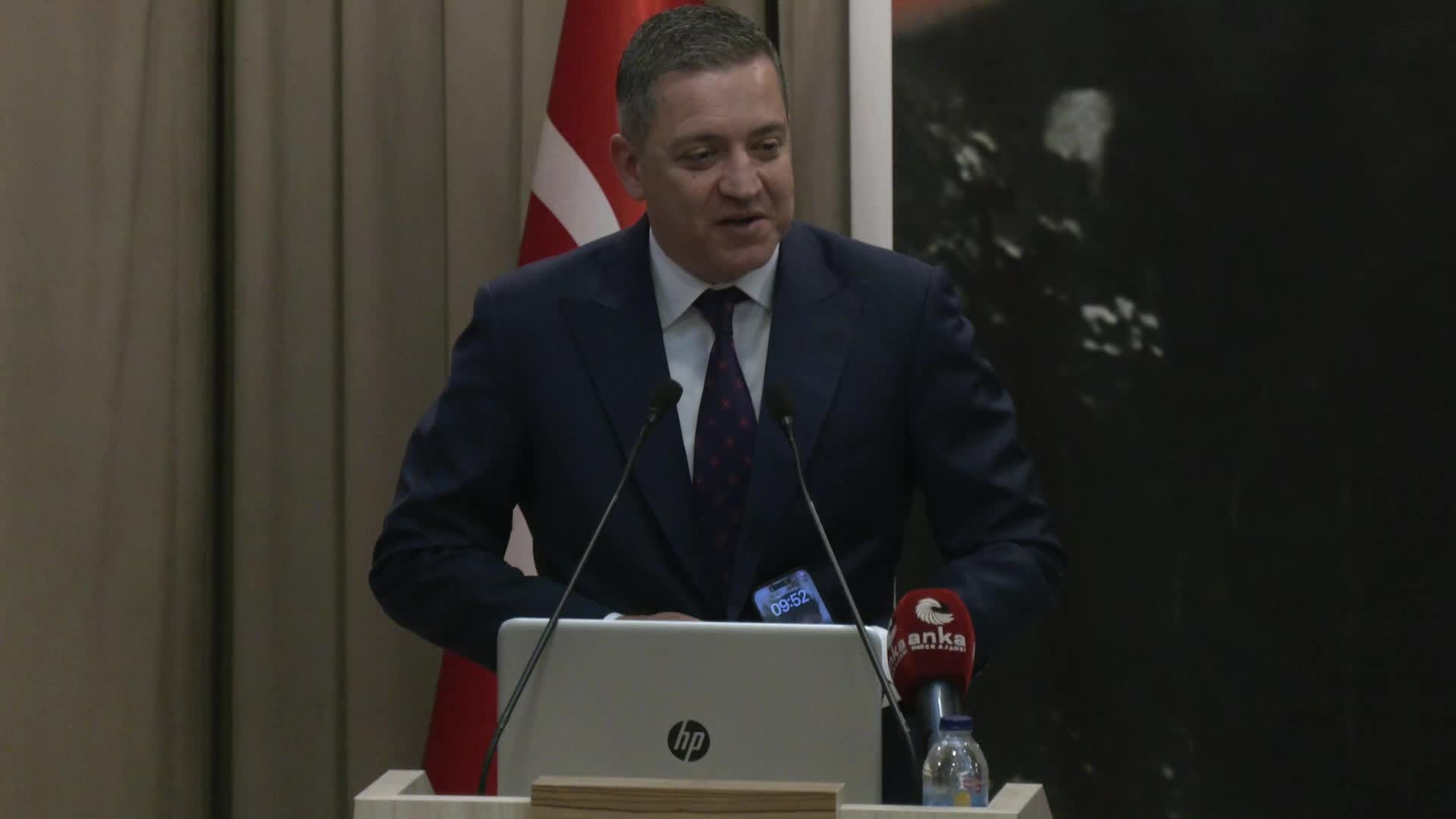 "Protesto Hakkı Konferansı"... Mustafa Köroğlu: "Gençlerin barışçıl gösterileri ağır müdahalelerle bastırılarak gözaltılar ve tutuklanmalar olağanlaştırıldı"