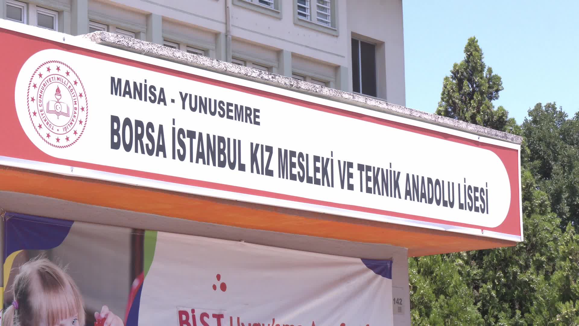 Ferdi Zeyrek’in eşi Nurcan Zeyrek: Ben Ferdi Zeyrek’in eşiyim. Onlar Ferdi Zeyrek’in çocukları. Dimdik ayağa kalkacağız