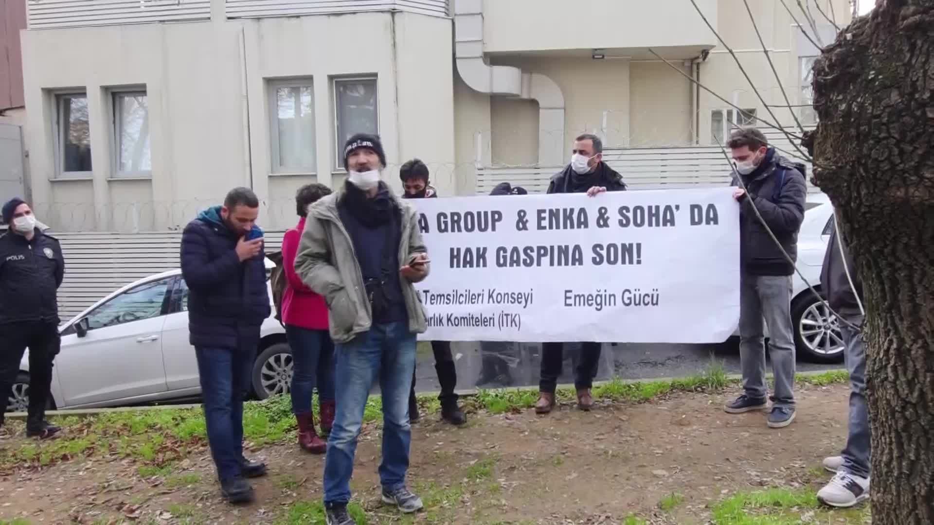 SIRBİSTAN'A TURİST VİZESİYLE GÖTÜRÜLÜP, ÜCRET ÖDENMEDEN ZOR ŞARTLARDA ÇALIŞTIRILAN İŞÇİLER KONSOLOSLUK ÖNÜNDE EYLEM YAPTI