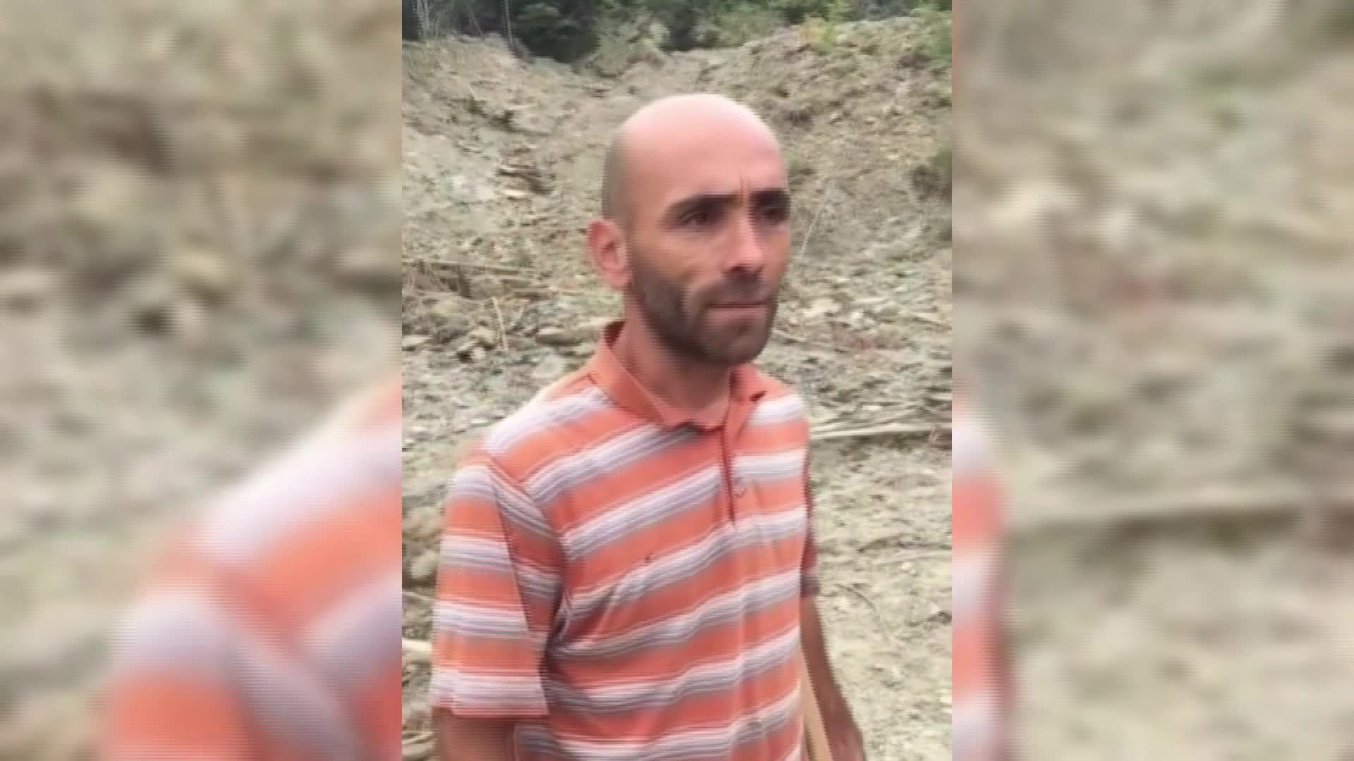 Sinop’un Erfelek ilçesi Çayır köyünde yaşayan Özdemir: "4 ay önce meydana gelen heyelan nedeniyle yolumuz hala kapalı"