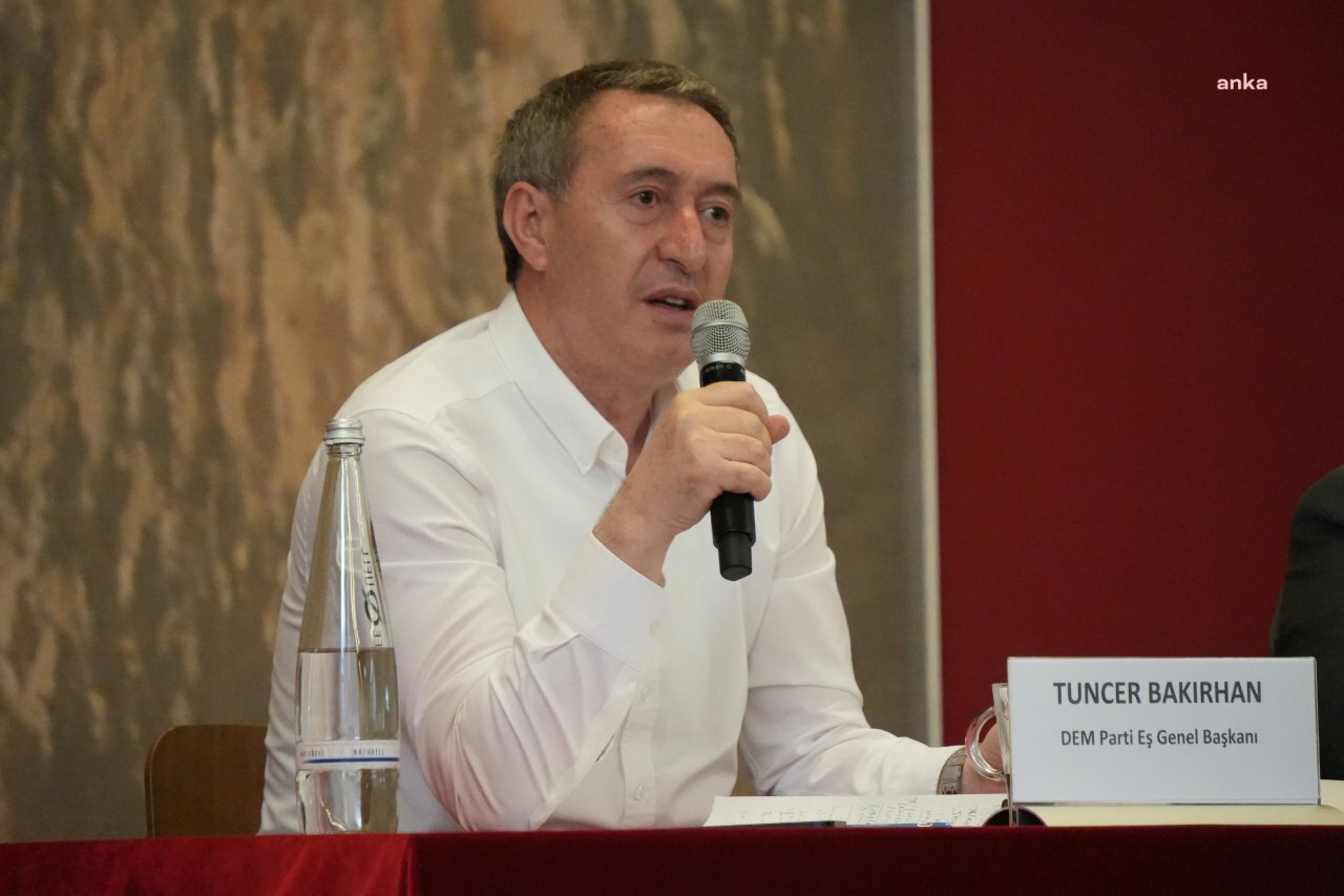 Tuncer Bakırhan Berlin'de Alevi yurttaşlarla buluştu