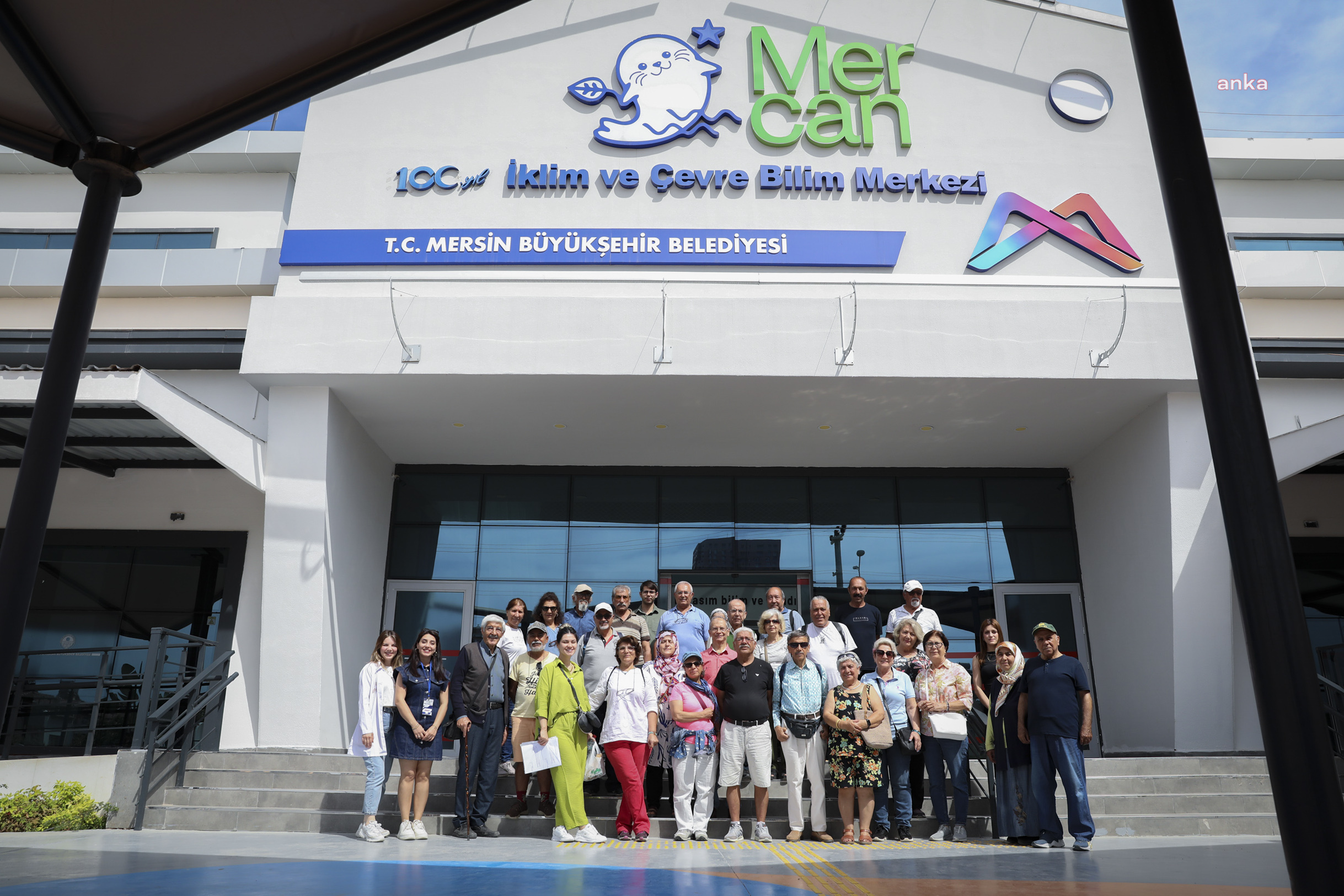 Mersin'de Erdemli Emekli Evi üyeleri Mercan Bilim Merkezi’ni gezdi