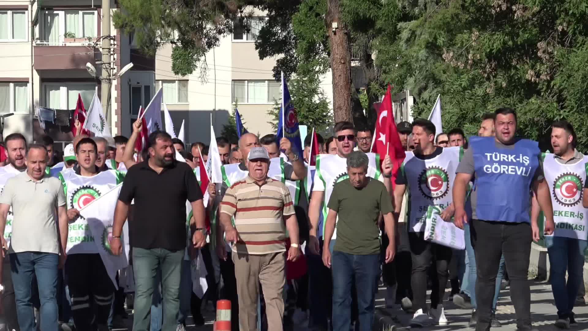 Burdur’da Şeker Fabrikası işçilerinden zam teklifine tepki eylemi