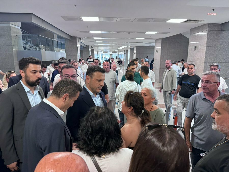 "Kazova Tekstil" davasında eski Sarıyer Belediye Başkanı Şükrü Genç'in de aralarında bulunduğu 12 kişinin tutukluluğunun devamına karar verildi