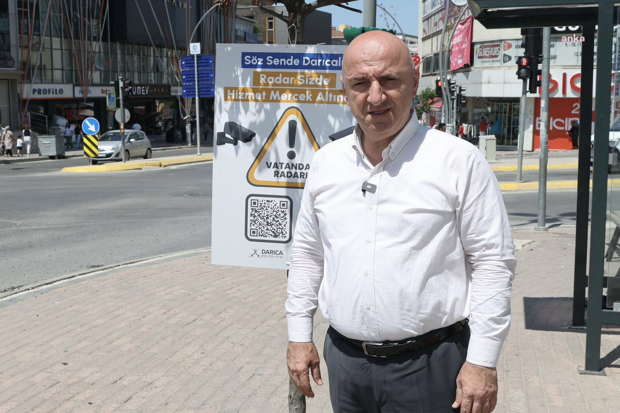 Darıca Belediye Başkanı Muzaffer Bıyık, belediye binasındaki intihar girişimi sırasında yaralandı