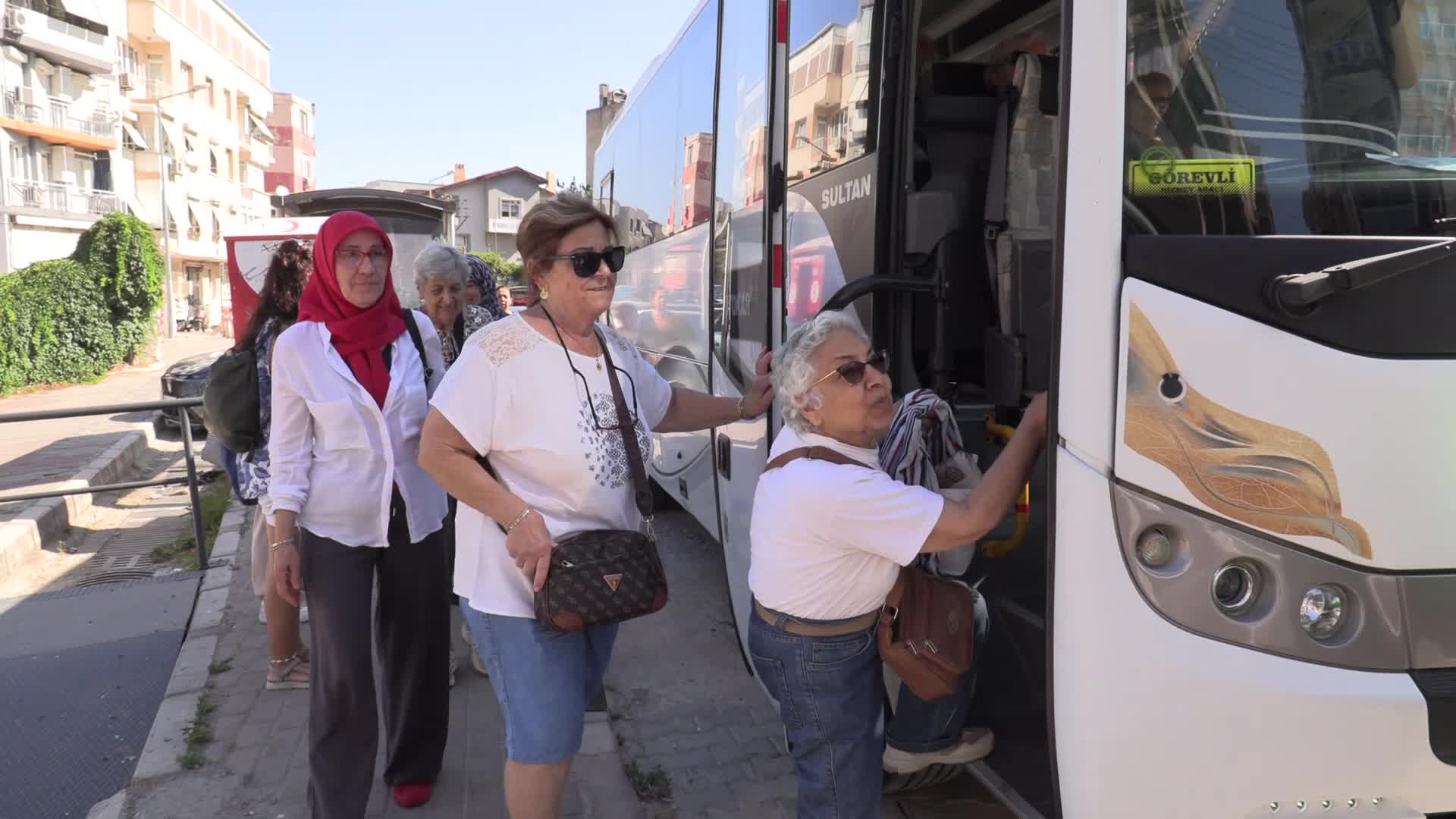65 yaş üstü Konaklı kadınlara ücretsiz kuaför hizmeti