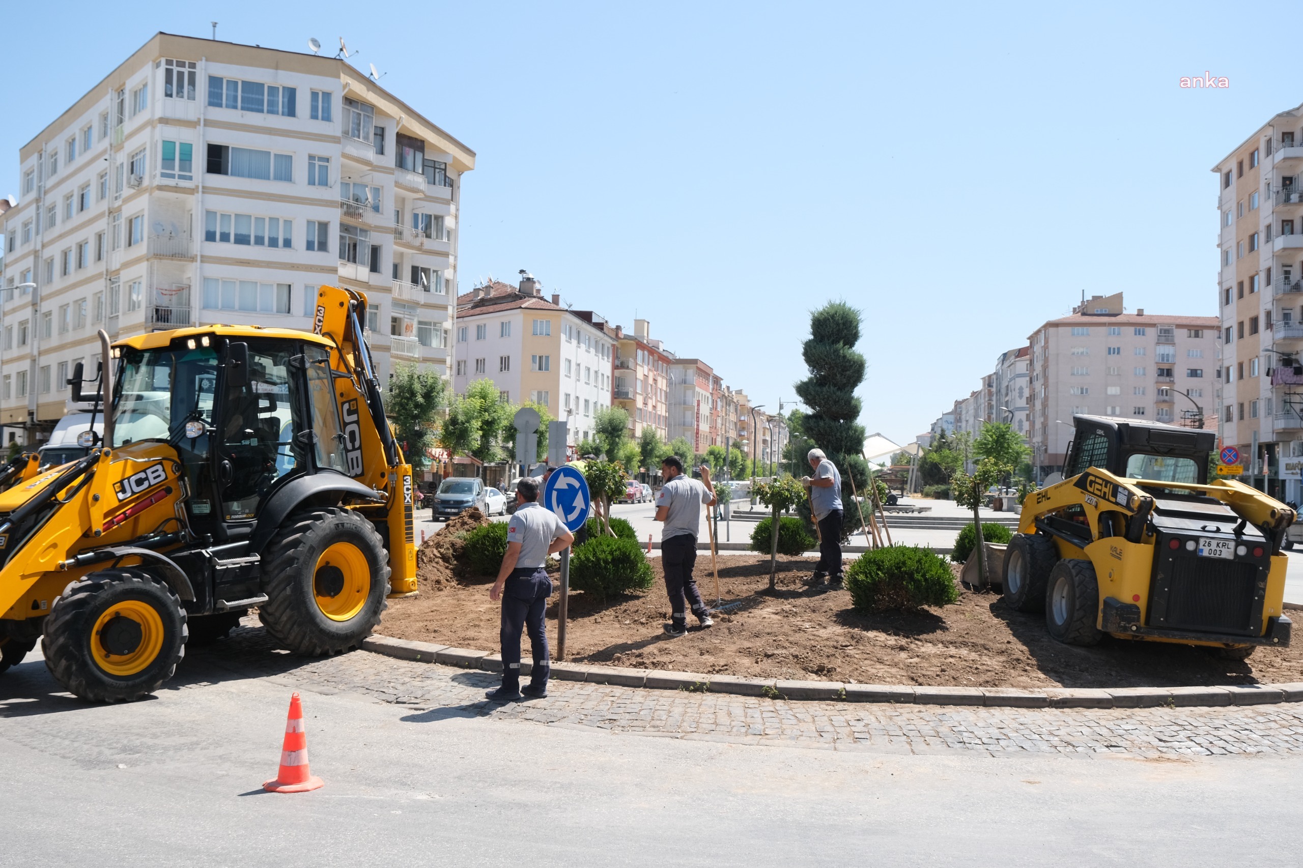 Eskişehir Büyükşehir Belediyesi'nin iklim değişikliğine karşı kuru peyzaj uygulaması devam ediyor