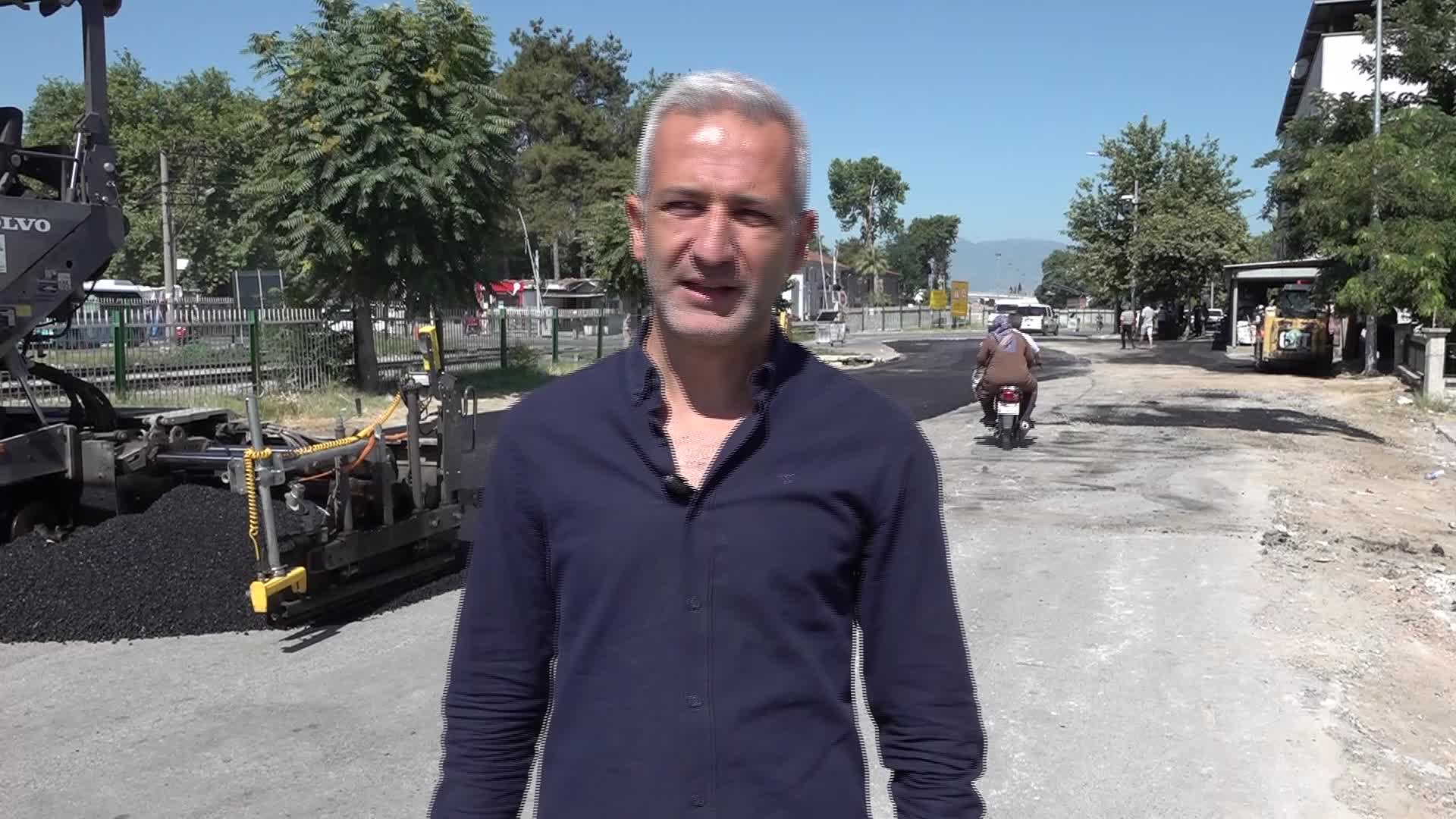 Manisa Büyükşehir Belediyesi, yol çalışmalarına devam ediyor