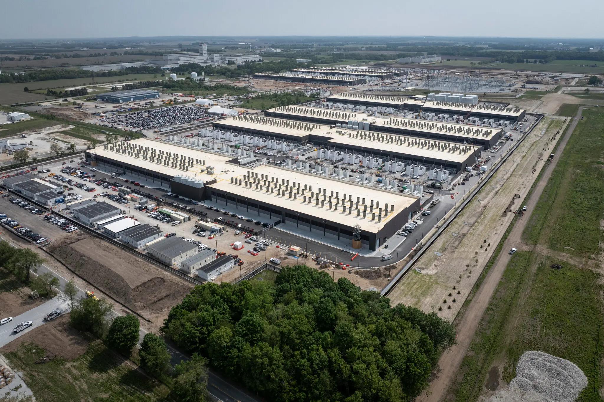 Amazon, ABD’de bin 200 dönümlük kırsal arazide apay zekâ için tasarlanmış, tarihin en büyük bilgisayarlarından birini inşa ediyor