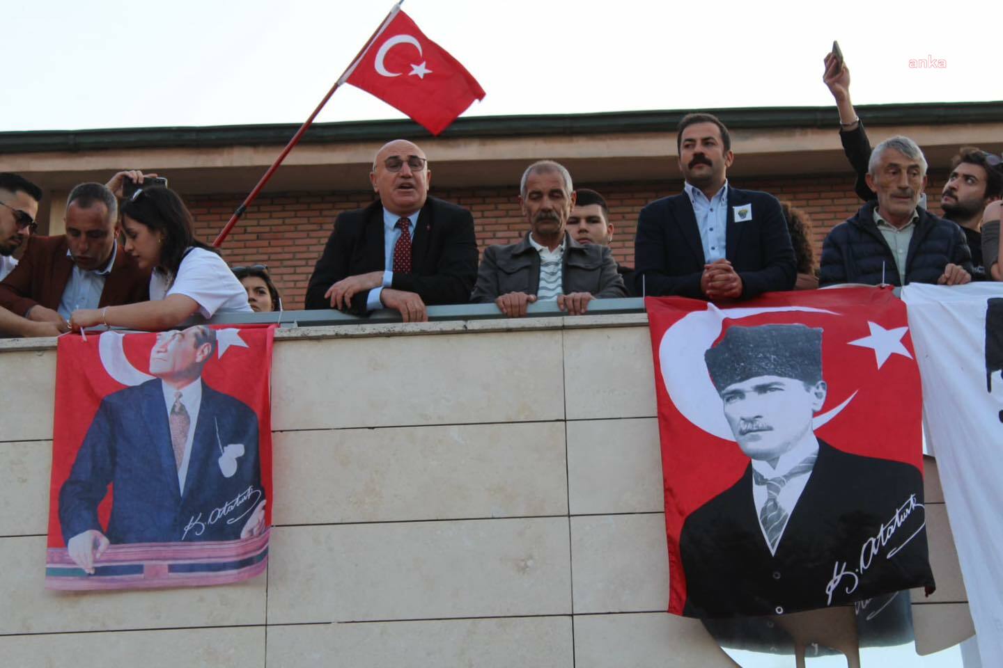CHP'li Tanal'dan Anadolu Üniversitesi Rektörlüğü’ne: “Öğrencilerin soruşturmalarını geri çekin”