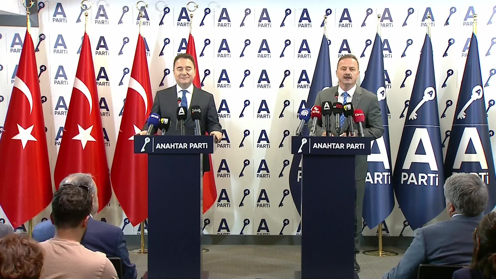 DEVA Partisi Genel Başkanı Babacan, Anahtar Parti Genel Başkanı Ağıralioğlu'nu ziyaret etti