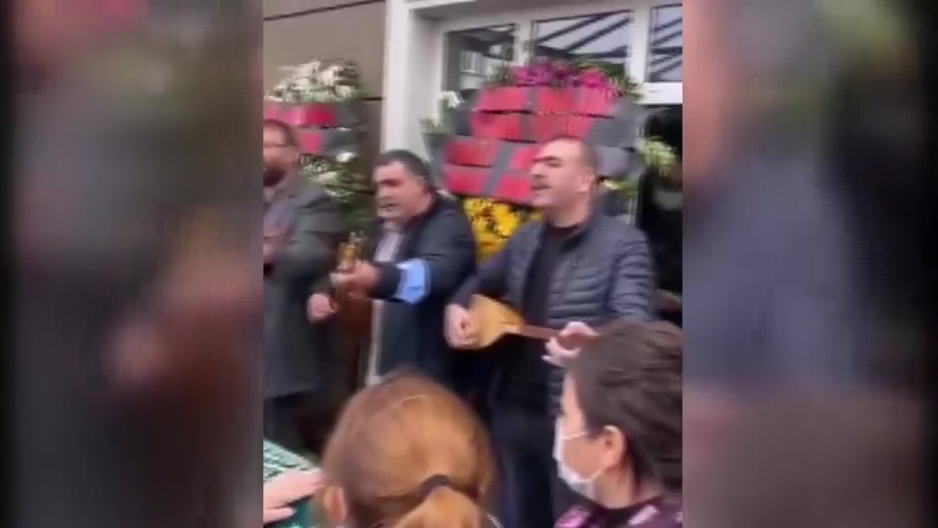 ENGİN NURŞANİ SON YOLCULUĞUNA TÜRKÜLERLE UĞURLANDI