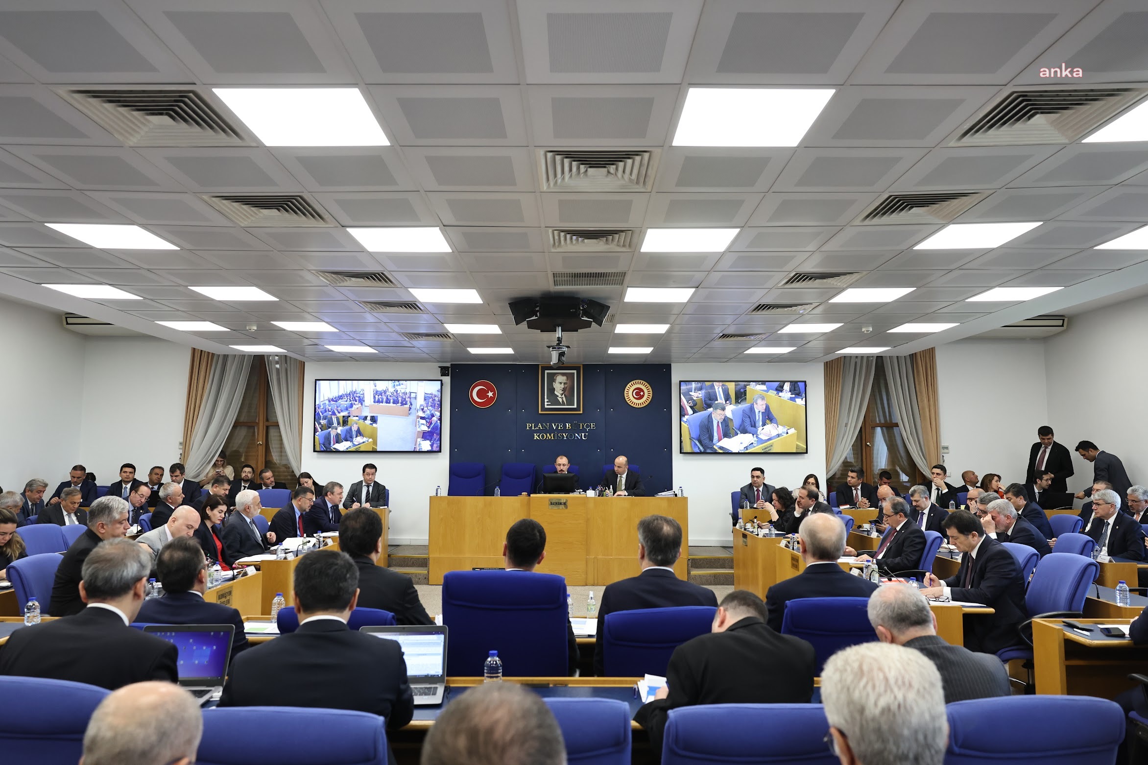 Araçlarda ÖTV'de düzenlemeyi öngören kanun teklifi TBMM Plan ve Bütçe Komisyonu'nda kabul edildi