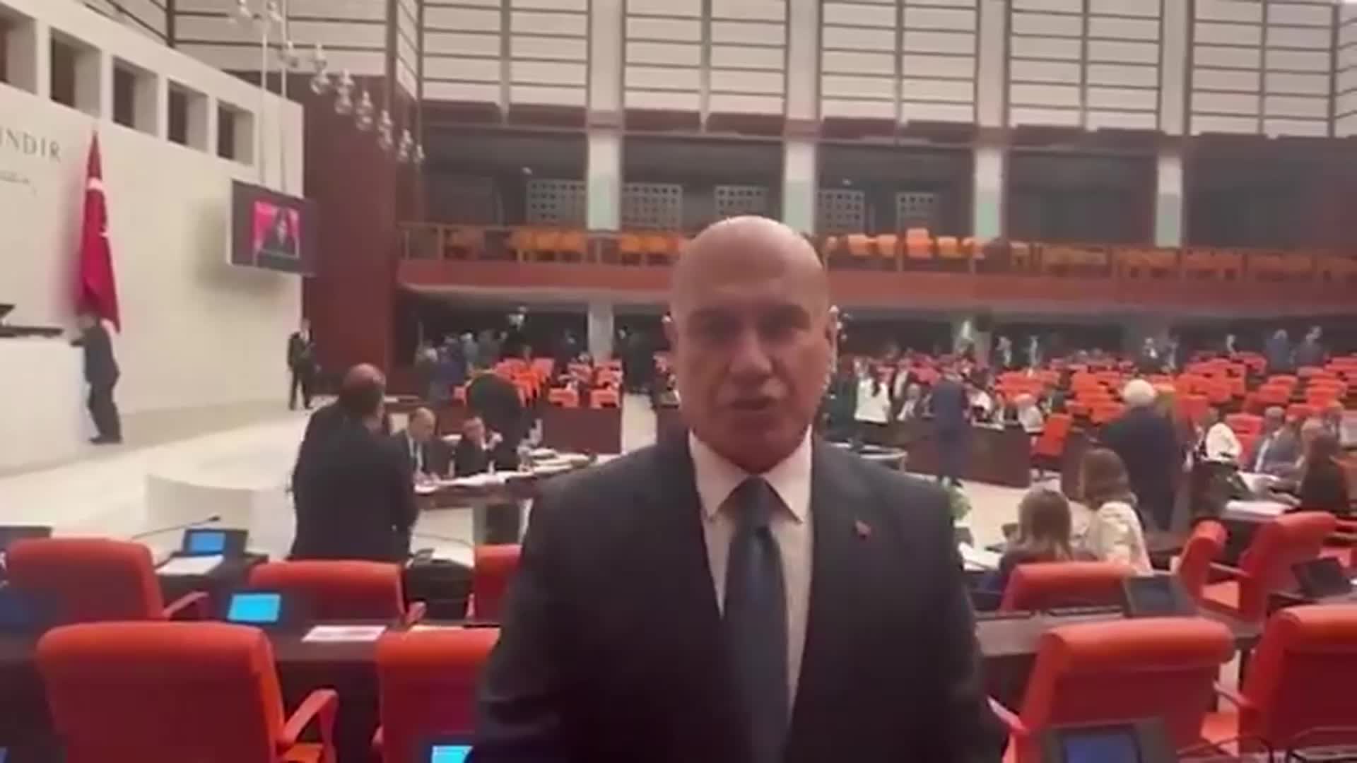 TBMM Genel Kurulundaki yoklamada “sahte oy” krizi… Turhan Çömez: Sahte oy kullandıkları kişi, bir önceki dönemin Anayasa Komisyonu Başkanı. Meclis Başkanı Kurtulmuş’tan yaptırım bekliyoruz
