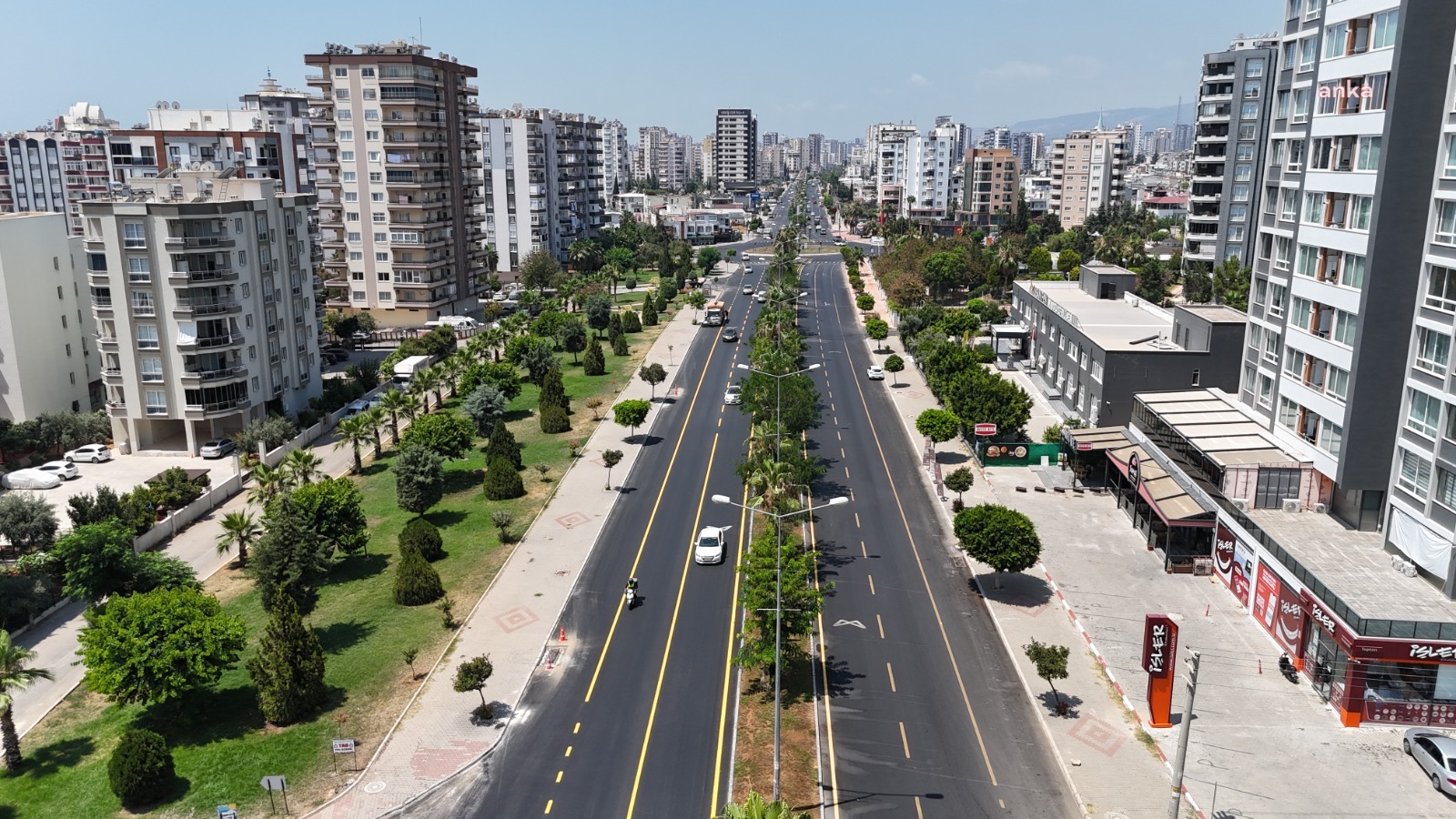 Mersin Büyükşehir Belediyesi, Yenişehir’de 100. Yıl Caddesi’ni yeniliyor