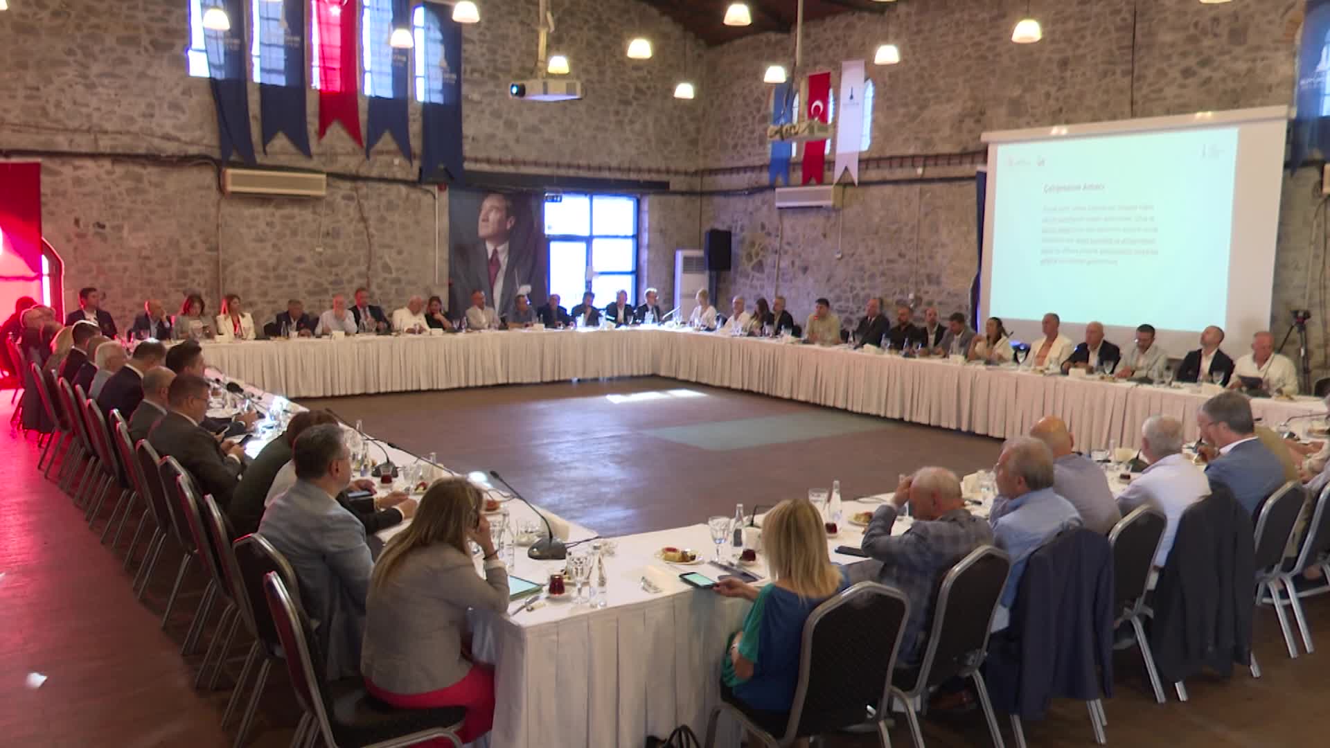 İzmir Büyükşehir Belediye Başkanı Tugay: İzmir’e yakışanın İzmir’e sahip çıkmak ve Türkiye’ye örnek olmak olduğunu düşünüyorum